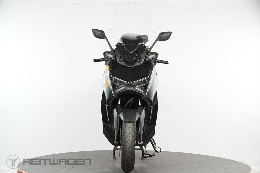 야마하 XMAX 300 ABS more