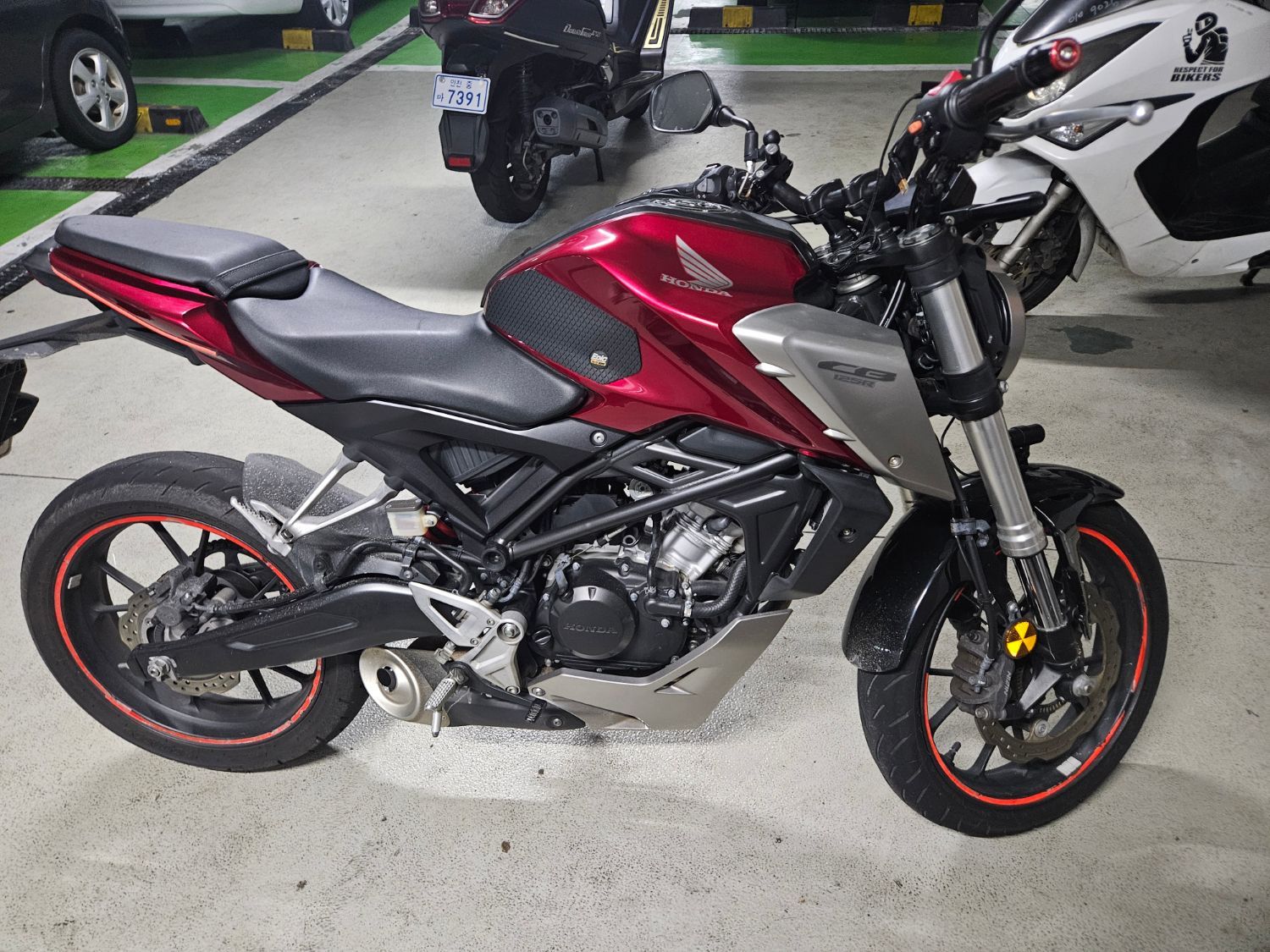 혼다 CB 125 R thumb 2