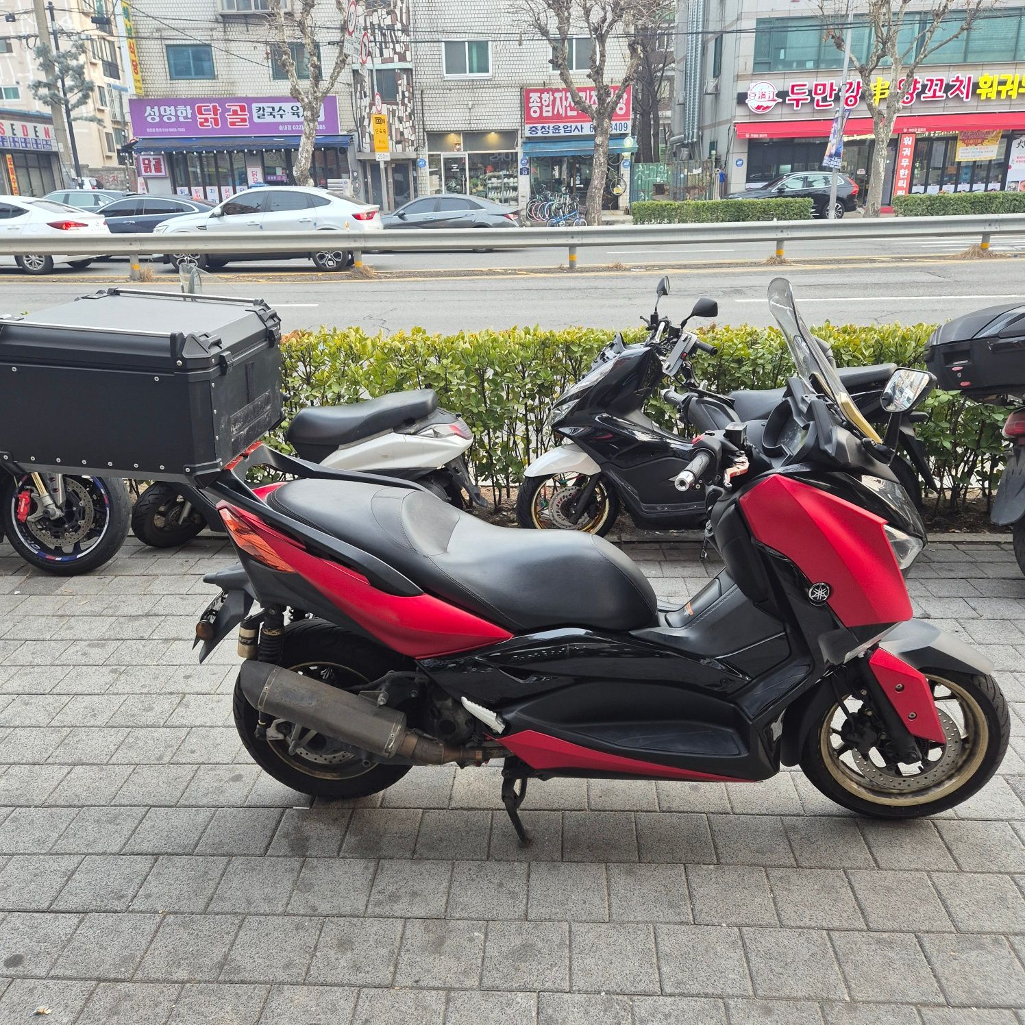 야마하 XMAX 300 ABS thumb 2