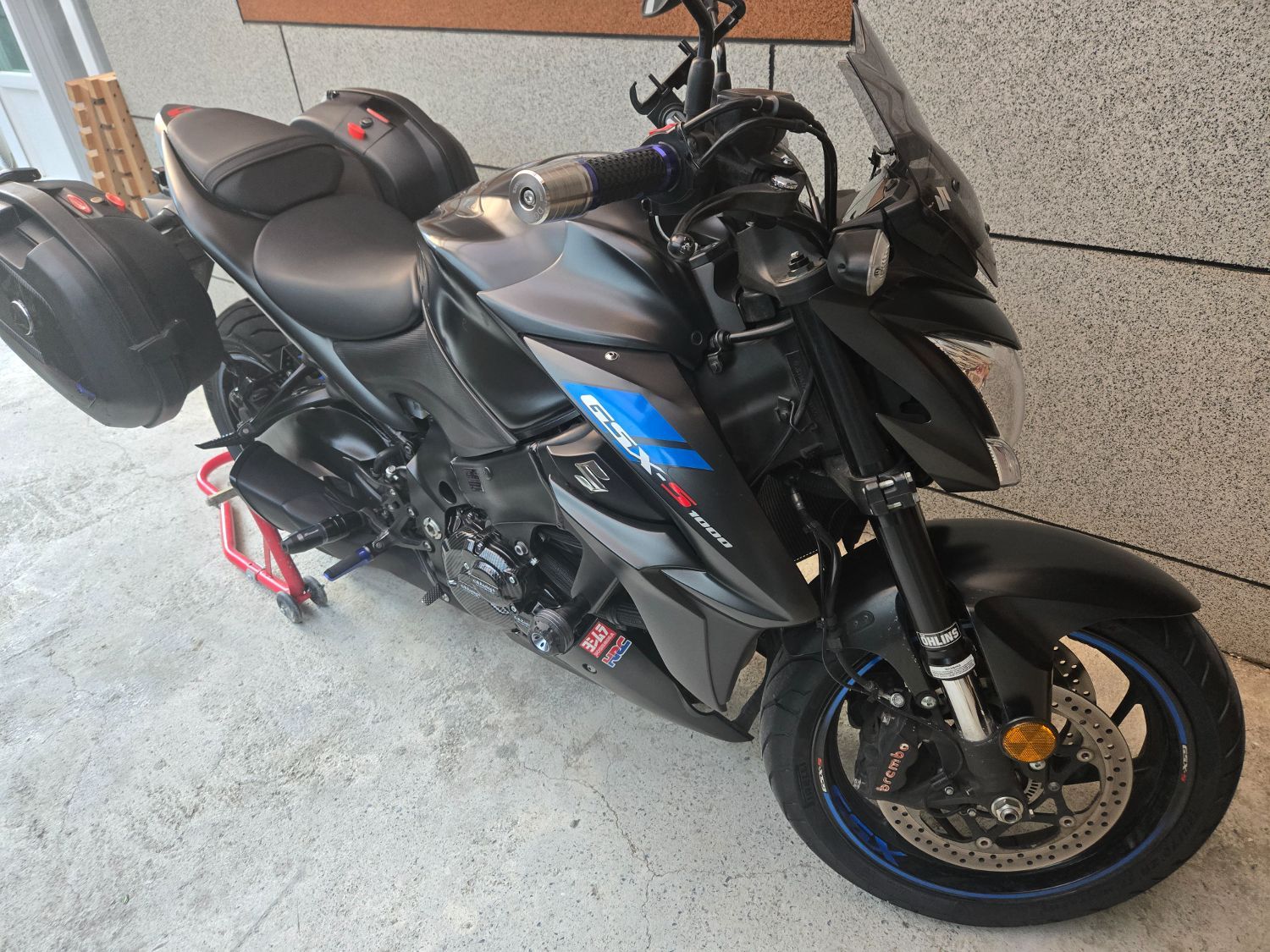 스즈키 GSX S 1000 main