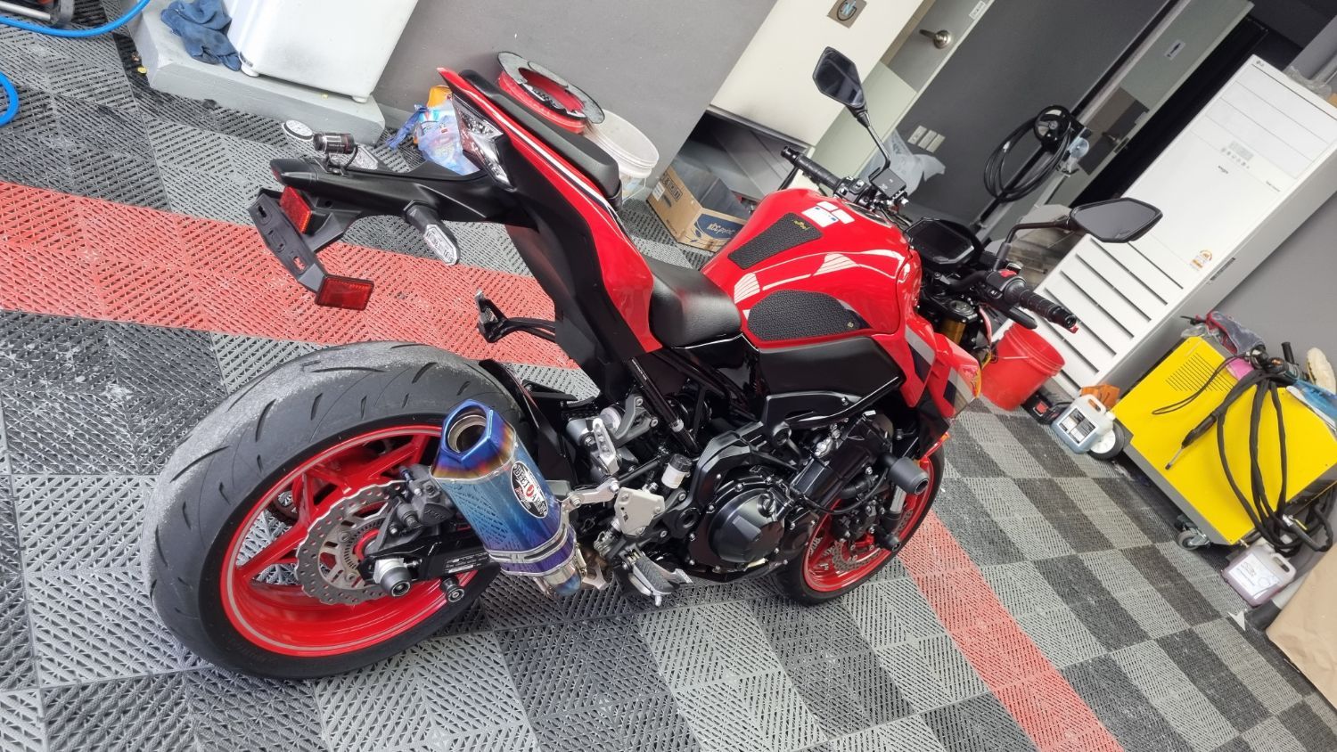 가와사키 Z 900 ABS 50주년 2022 레드 사진 3