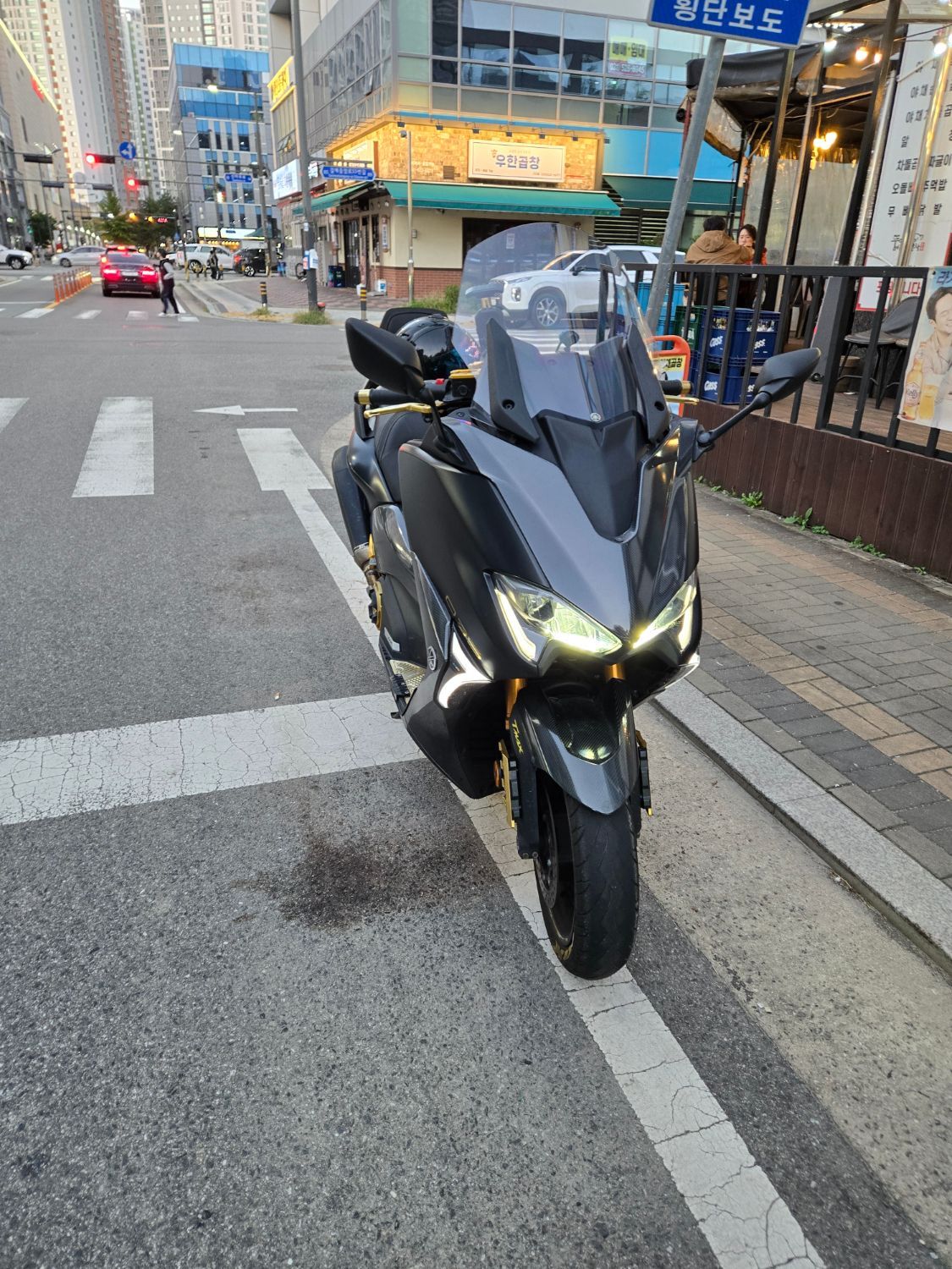 야마하 TMAX DX thumb 2