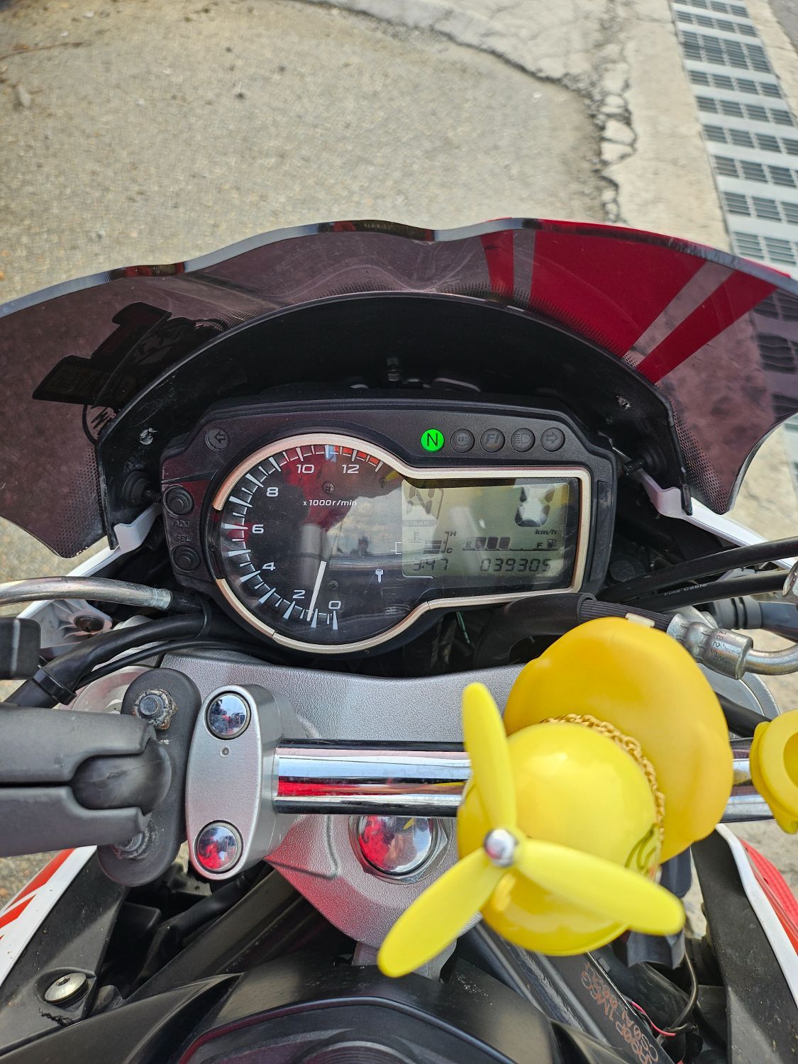 스즈키 GSR 750 A thumb 2