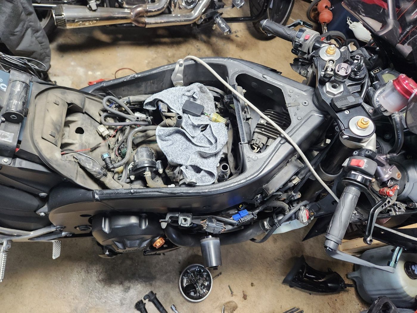 야마하 YZF R1 thumb 2