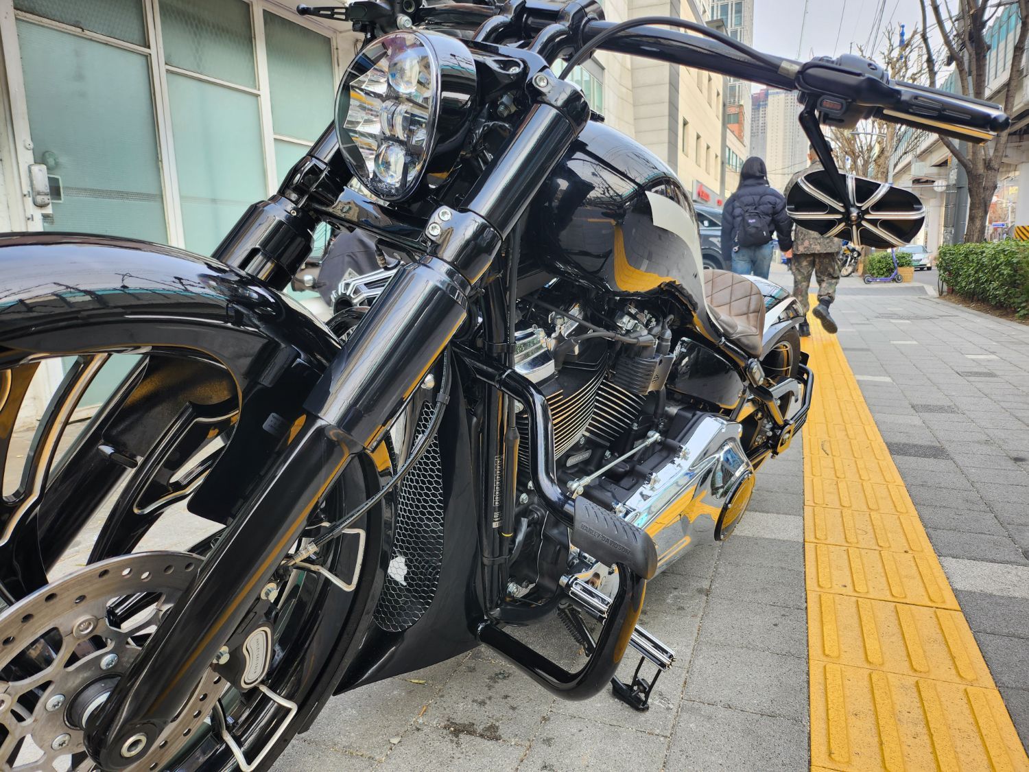 할리데이비슨 브레이크아웃 114 2022 블랙 사진 6