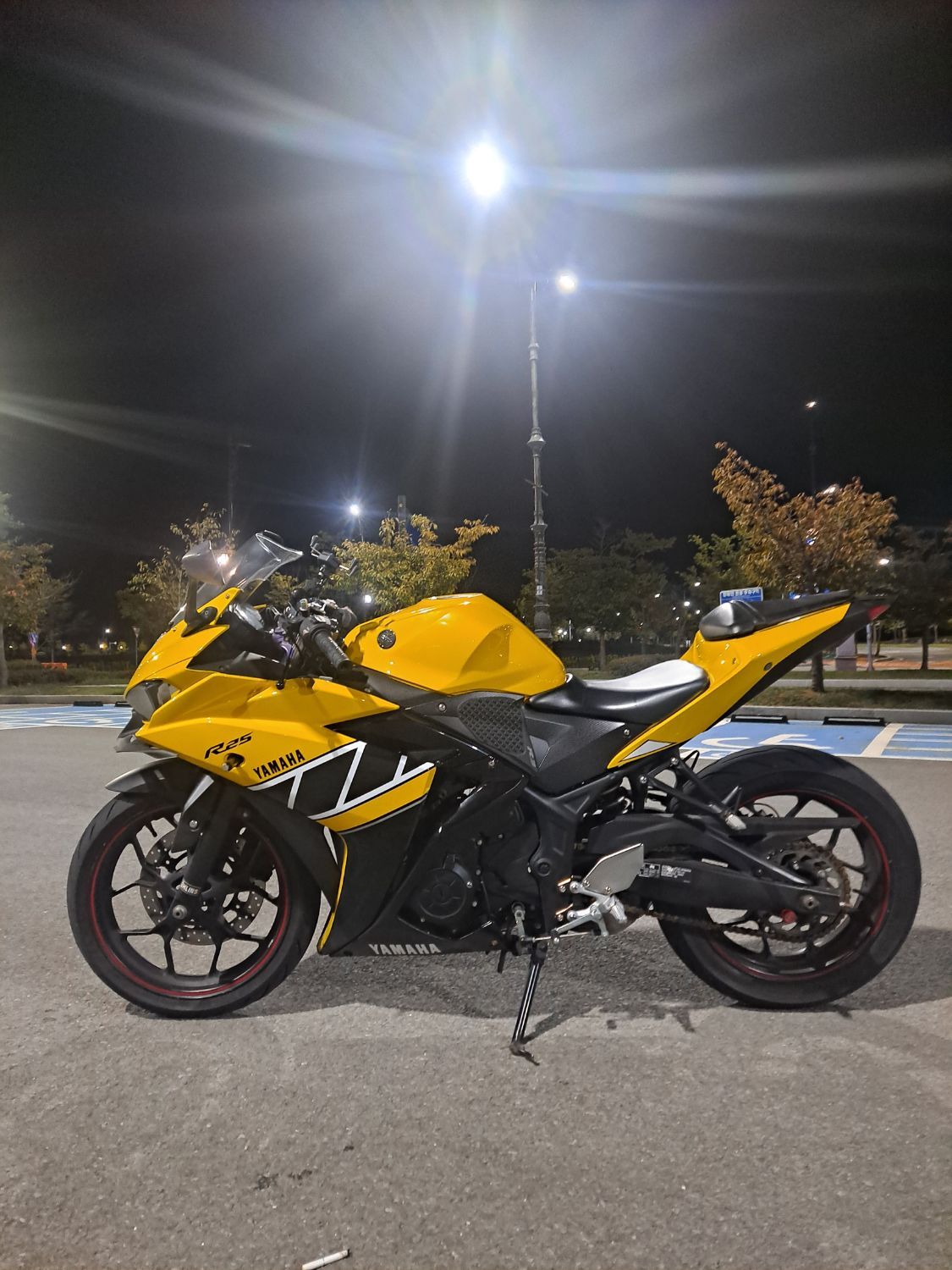 야마하 YZF R3 thumb 2