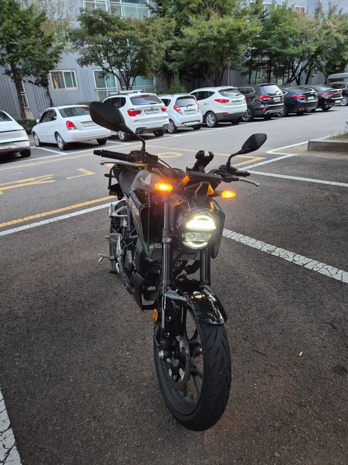 혼다 CB 125 R thumb 2