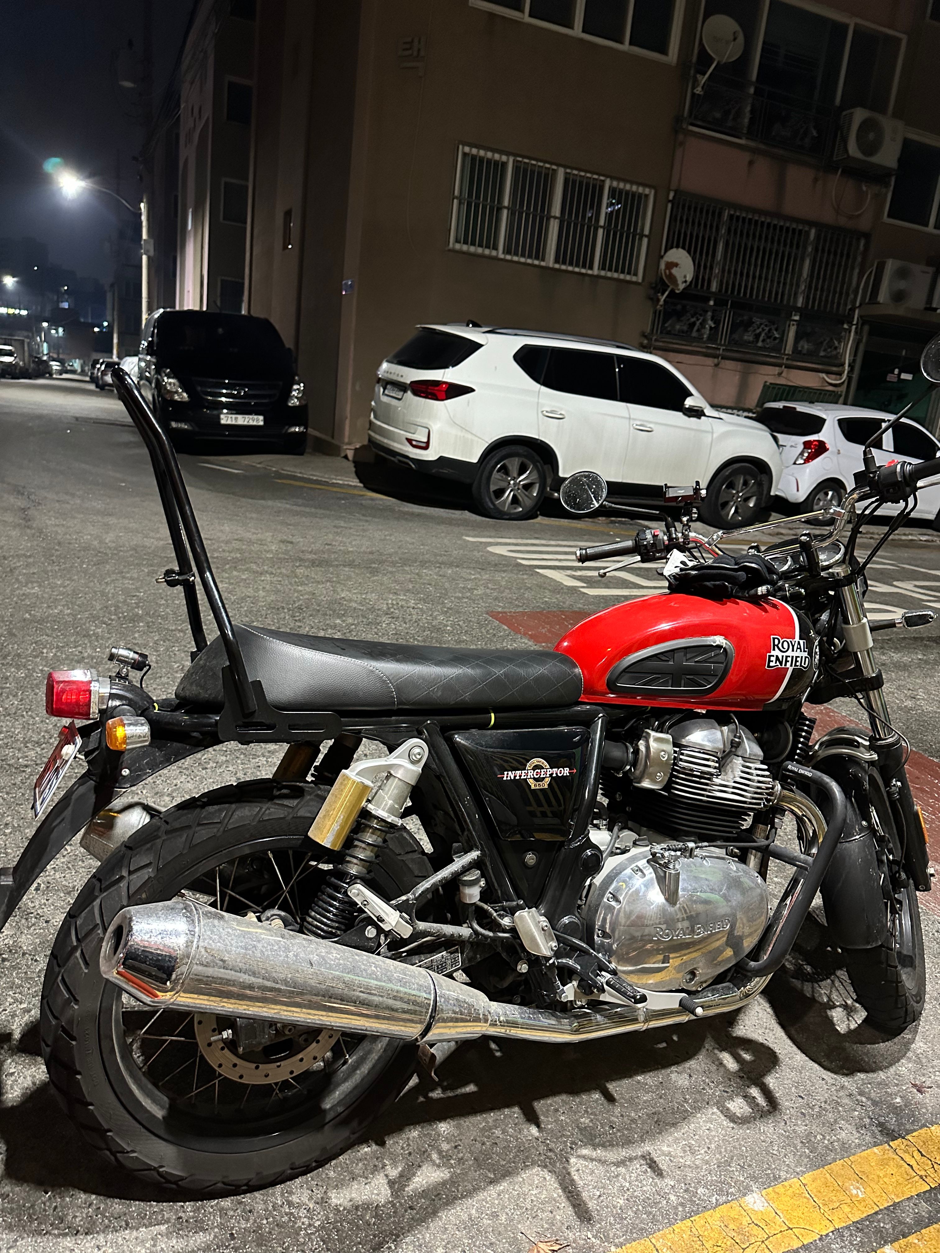 로얄엔필드 인터셉터 650 thumb 2