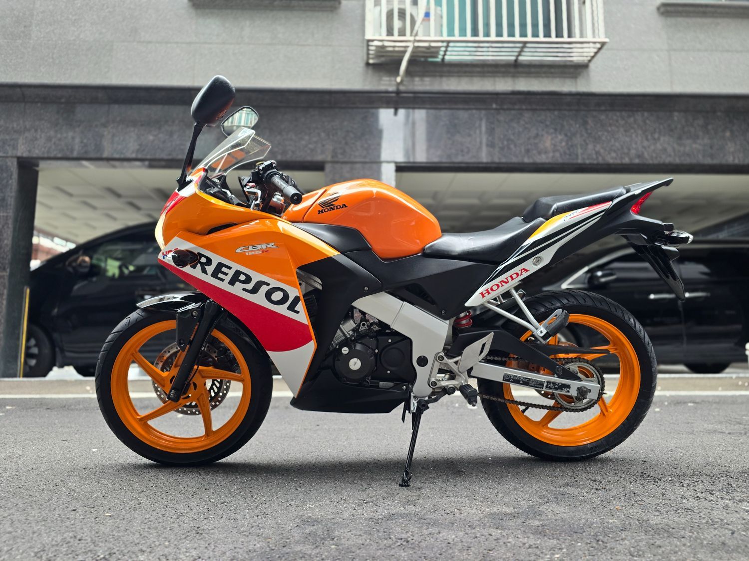 혼다 CBR 125 R thumb 2