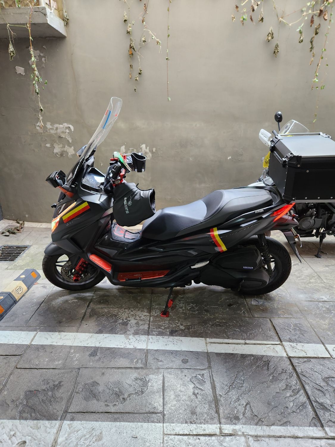 혼다 포르자 350 more