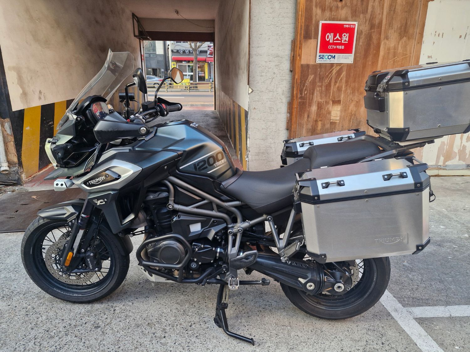 트라이엄프 타이거 1200 랠리 익스플로어 more