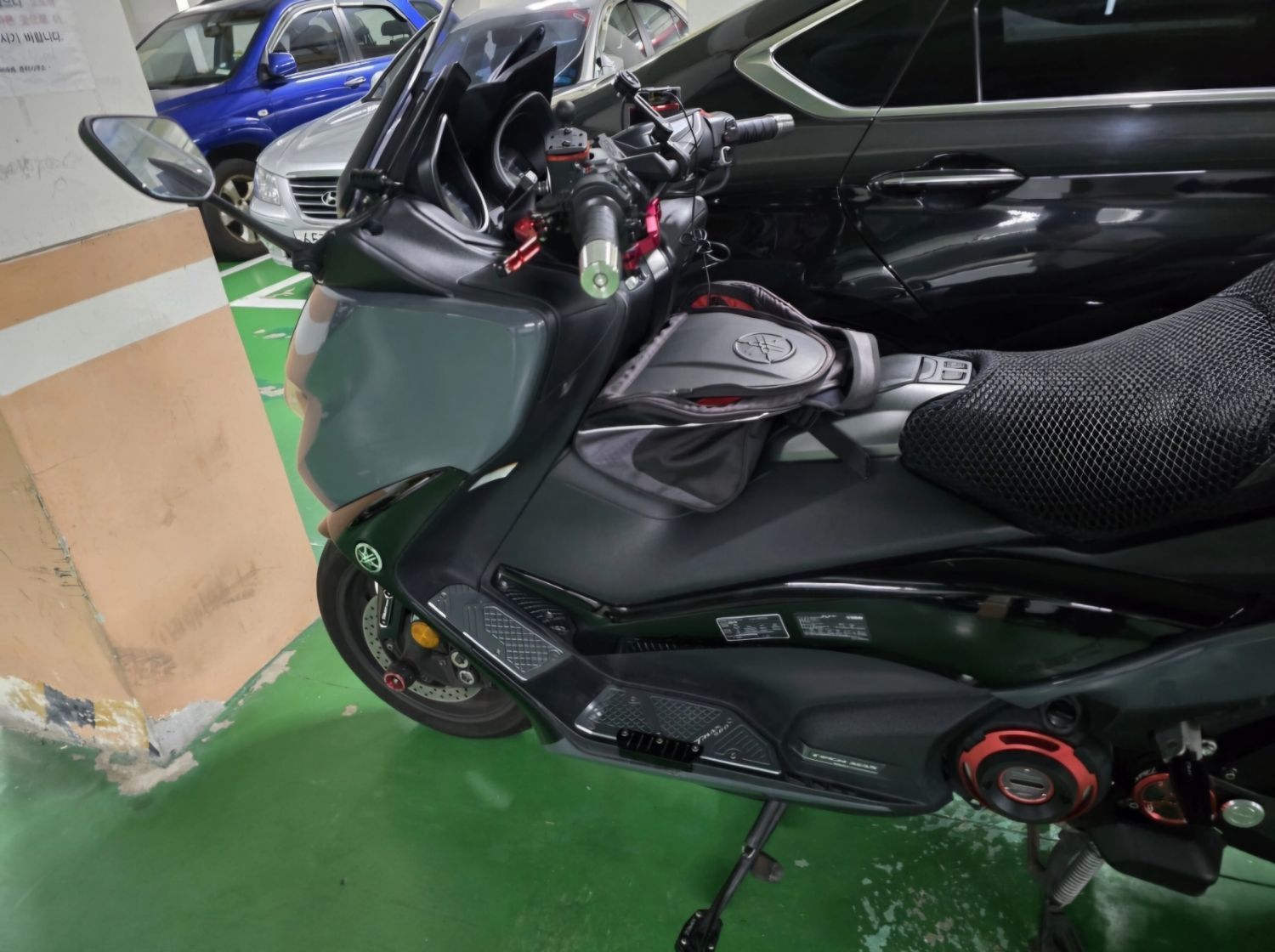 야마하 TMAX 560 more