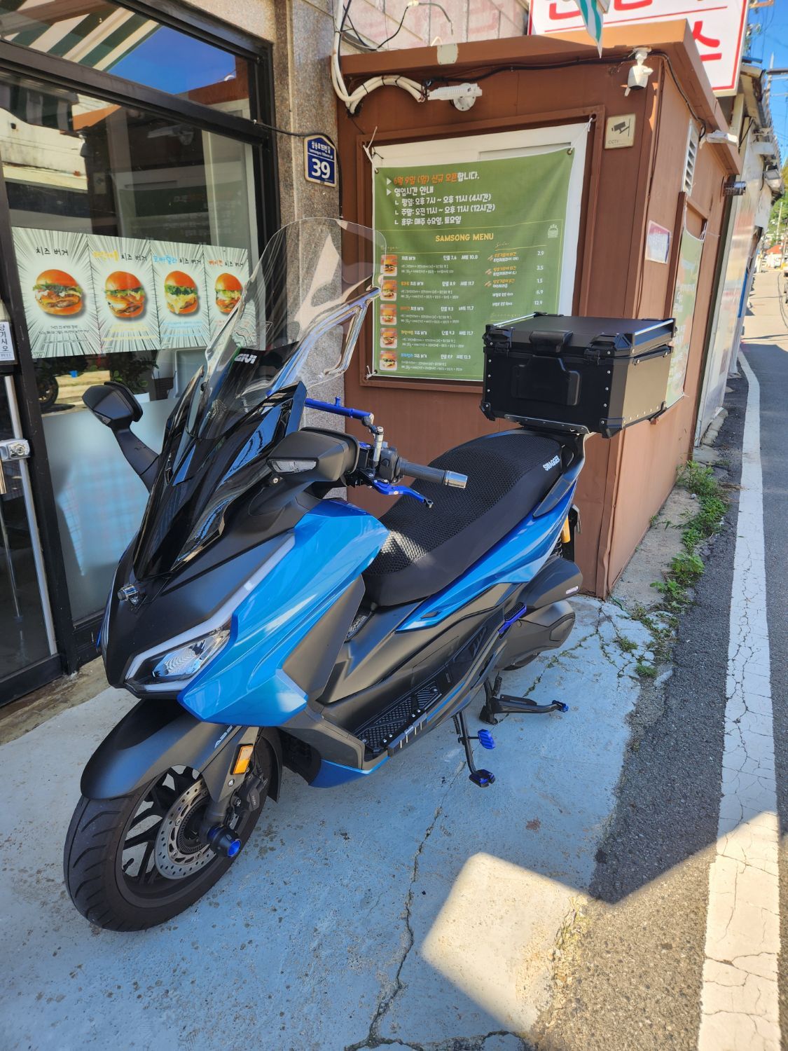 혼다 포르자 350 thumb 2