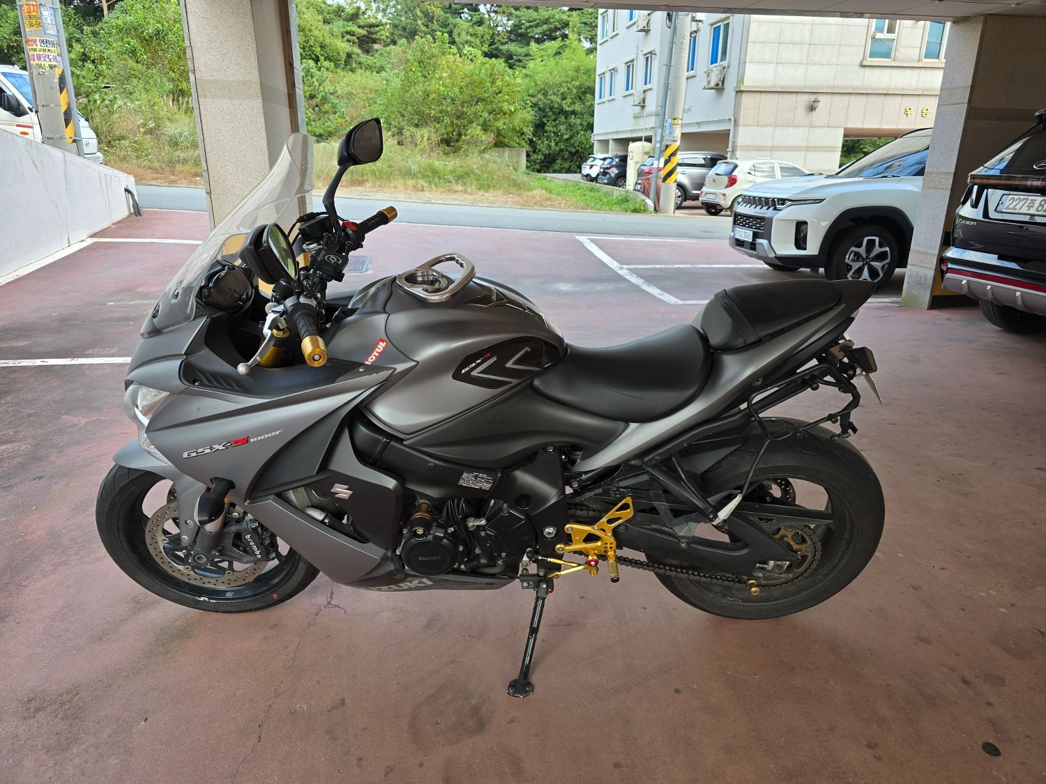 스즈키 GSX S 1000 F more