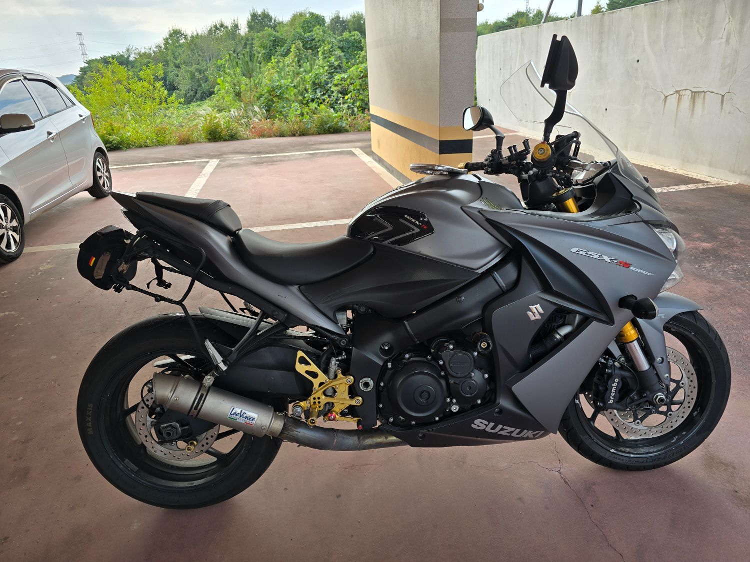 스즈키 GSX S 1000 F thumb 2