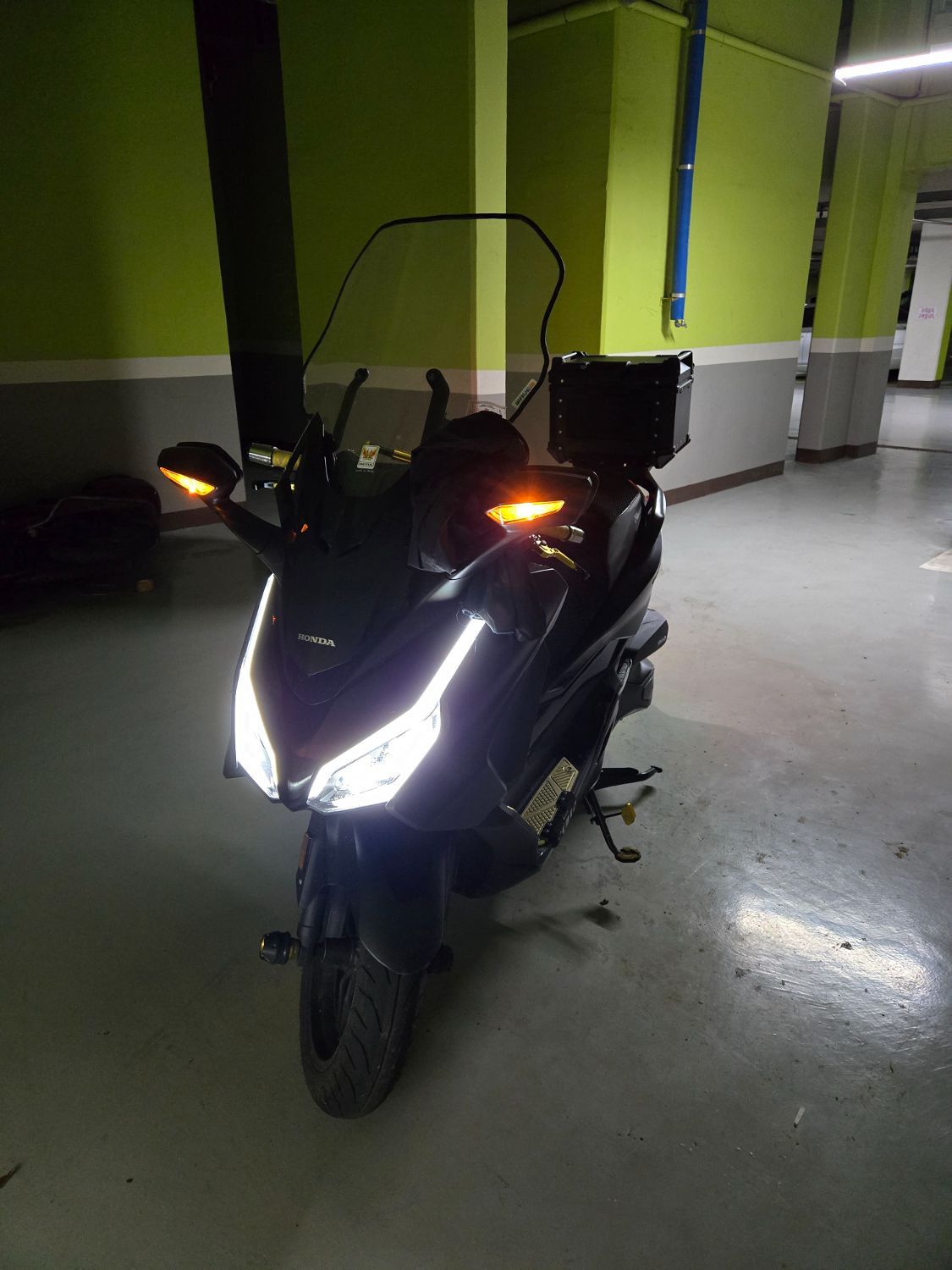 혼다 포르자 350 thumb 2