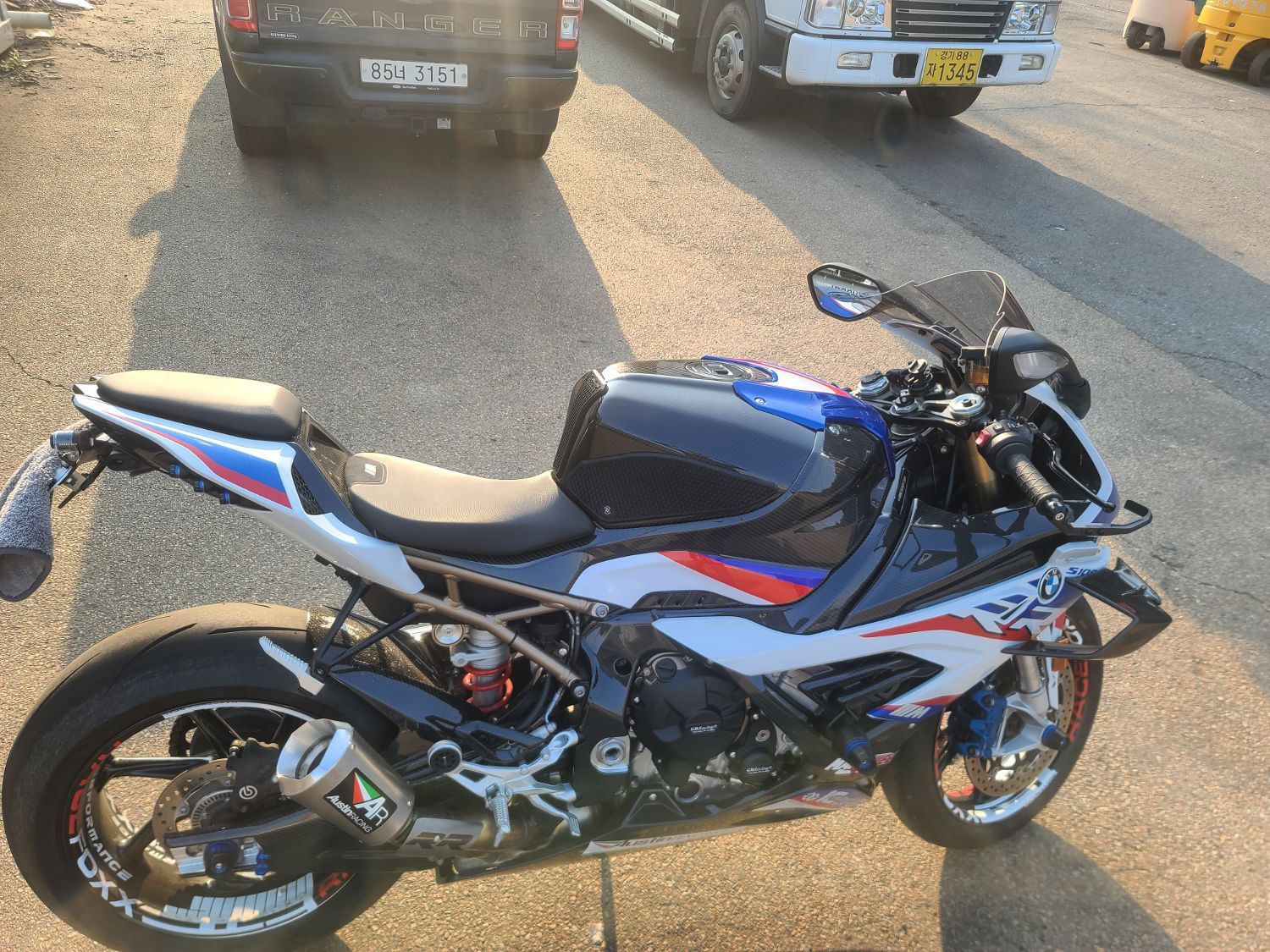 BMW S 1000 RR 2022 블랙 사진 2