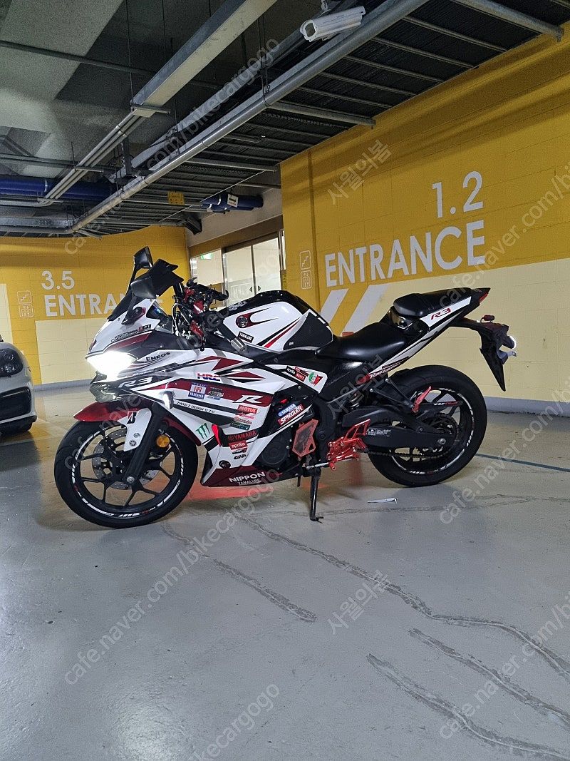 야마하 YZF R3 more