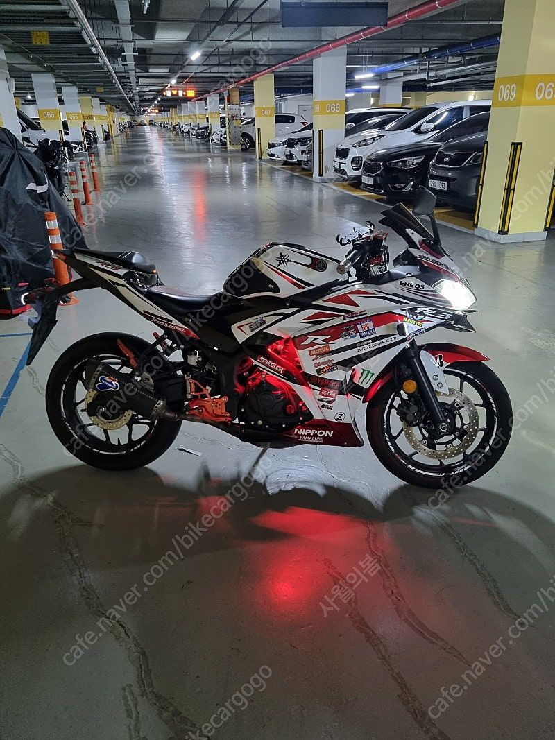 야마하 YZF R3 thumb 2