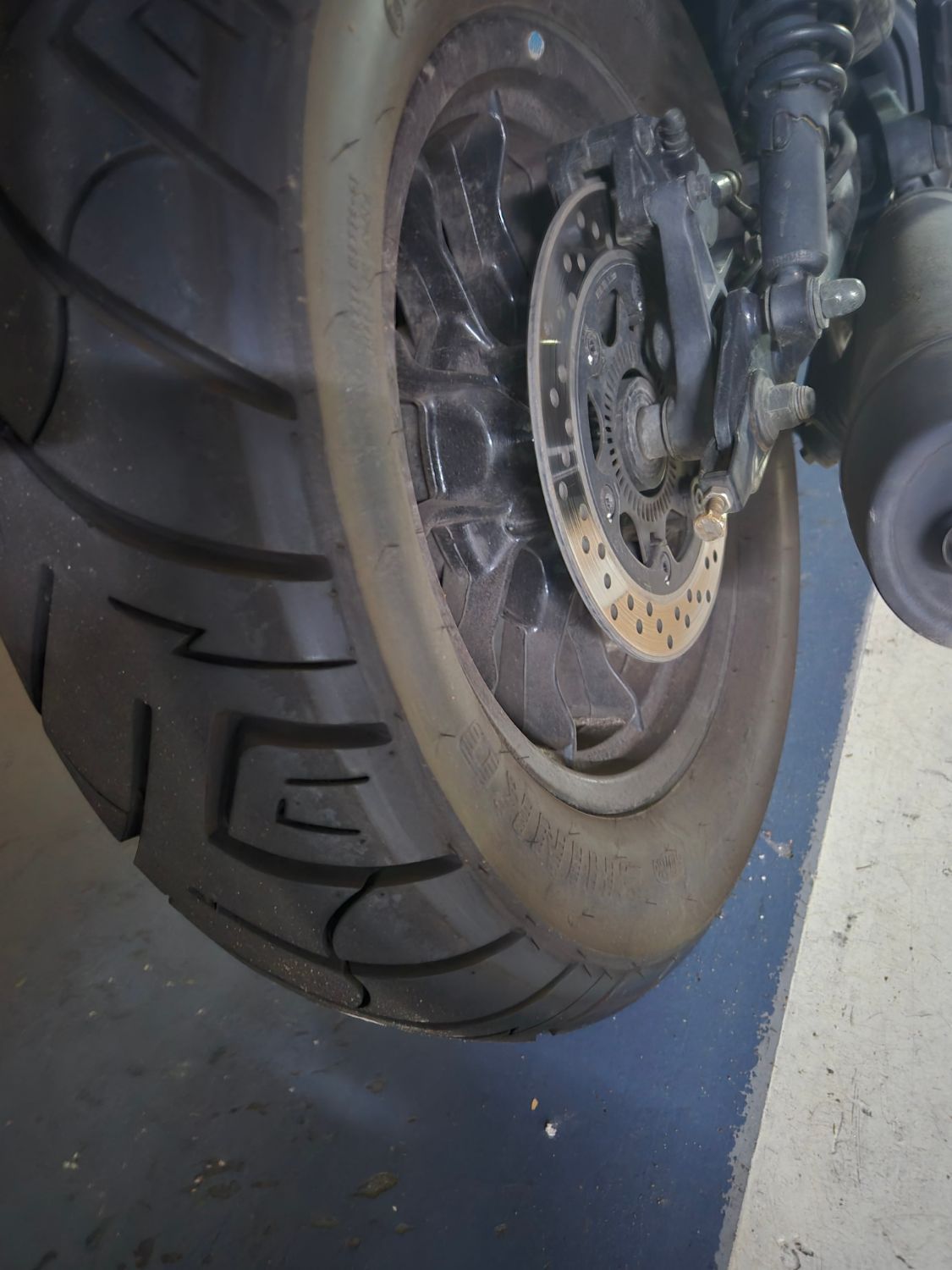 KR모터스 아퀼라 300 S thumb 2