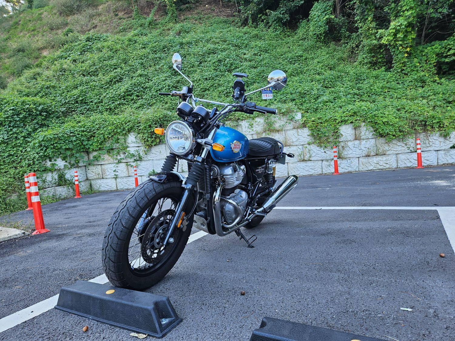 로얄엔필드 인터셉터 650 thumb 2