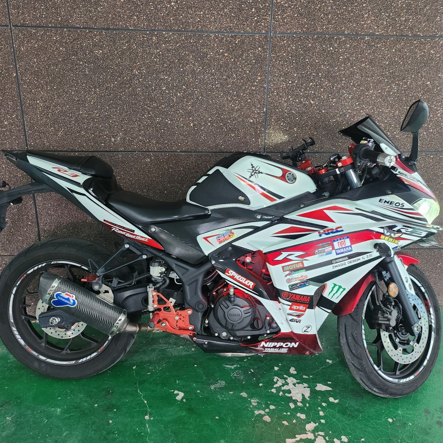 야마하 YZF R3 thumb 2