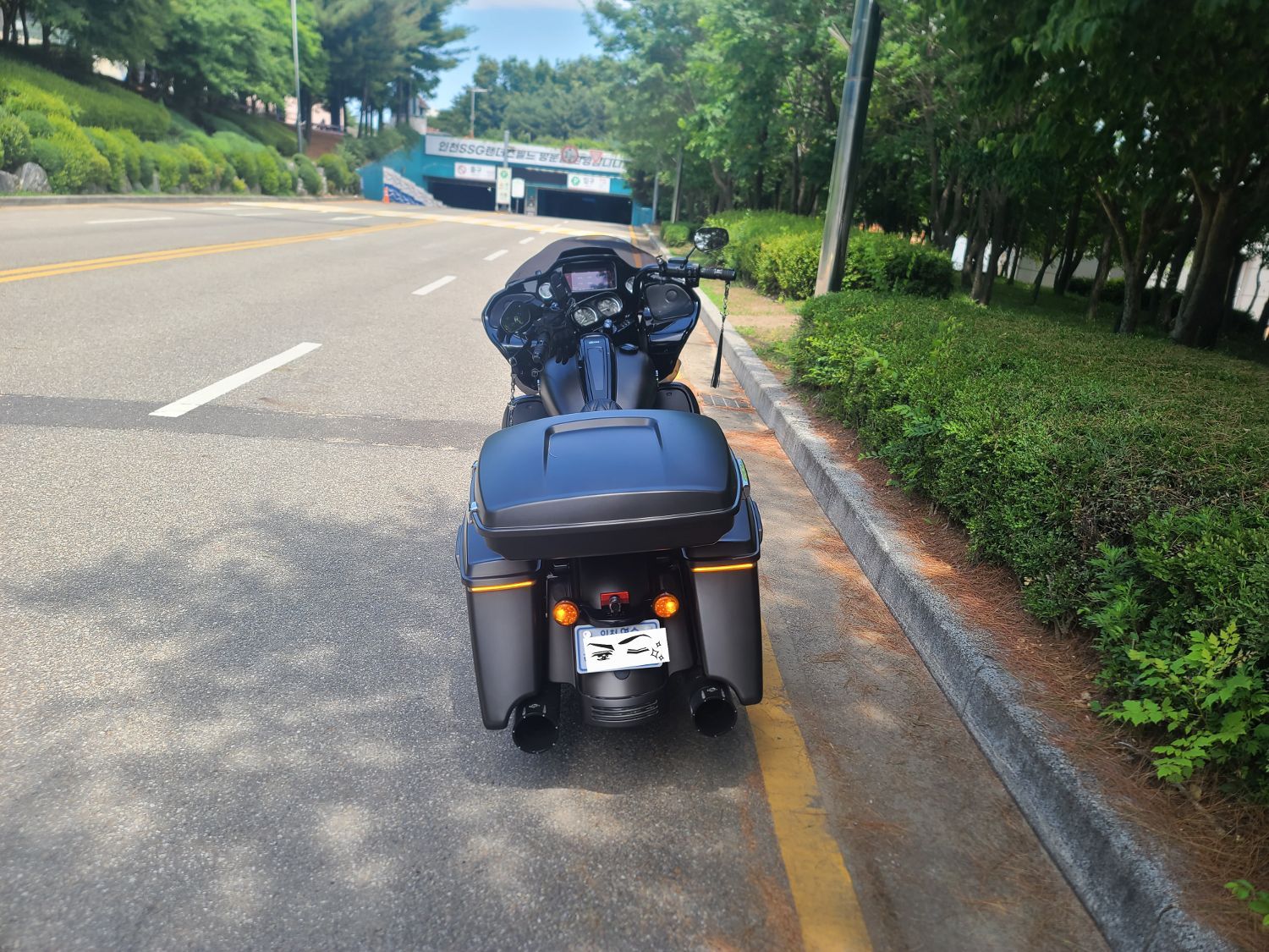 할리데이비슨 로드 글라이드 스페셜 2021 블랙 사진 4