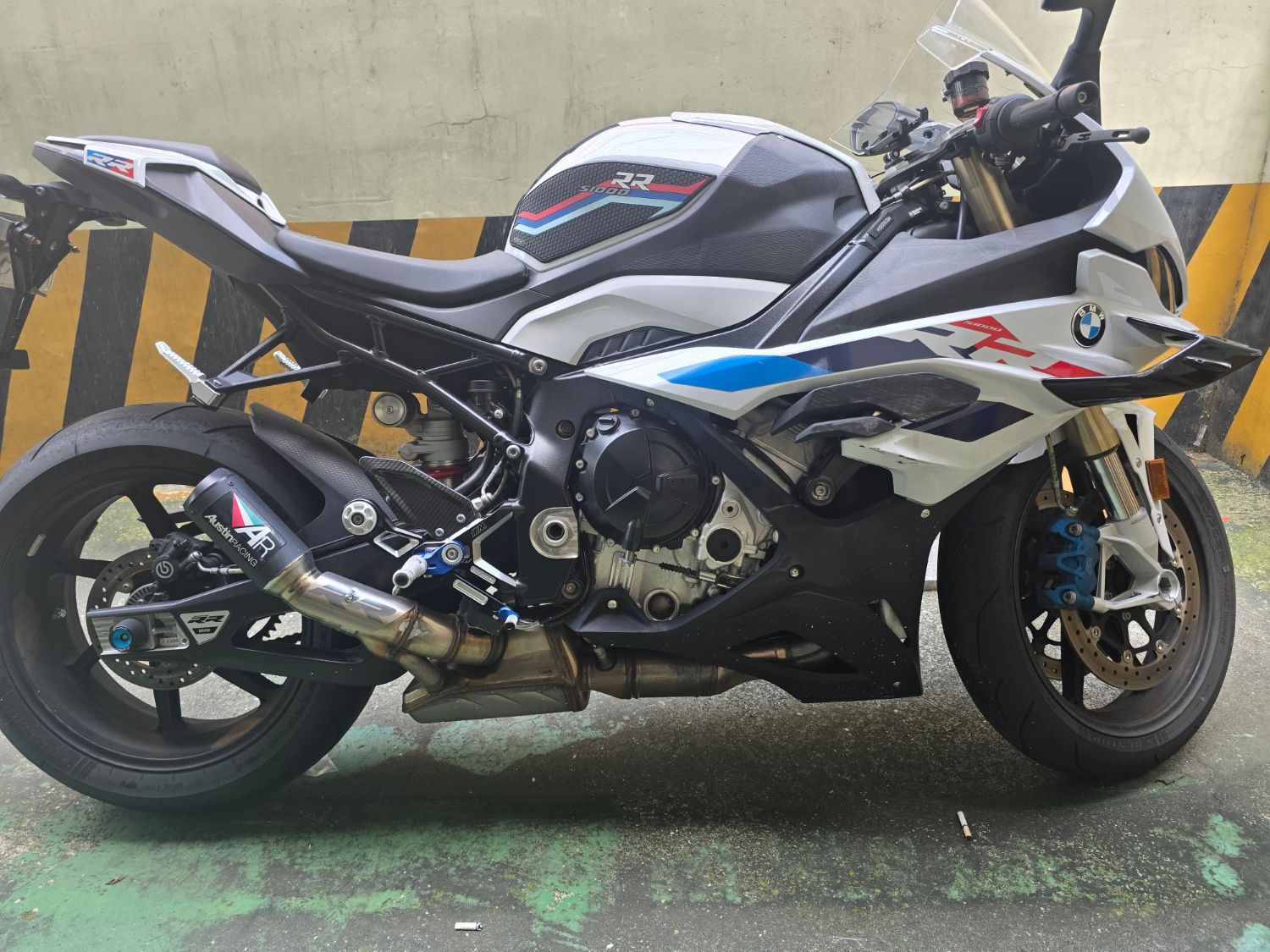 BMW S 1000 RR more