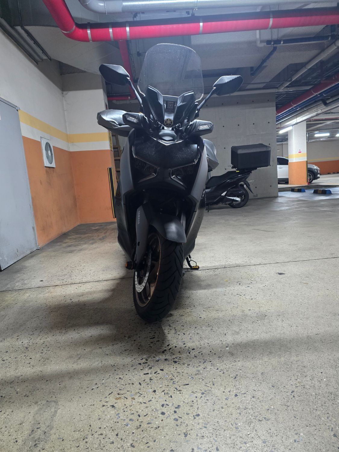 야마하 XMAX 300 ABS main