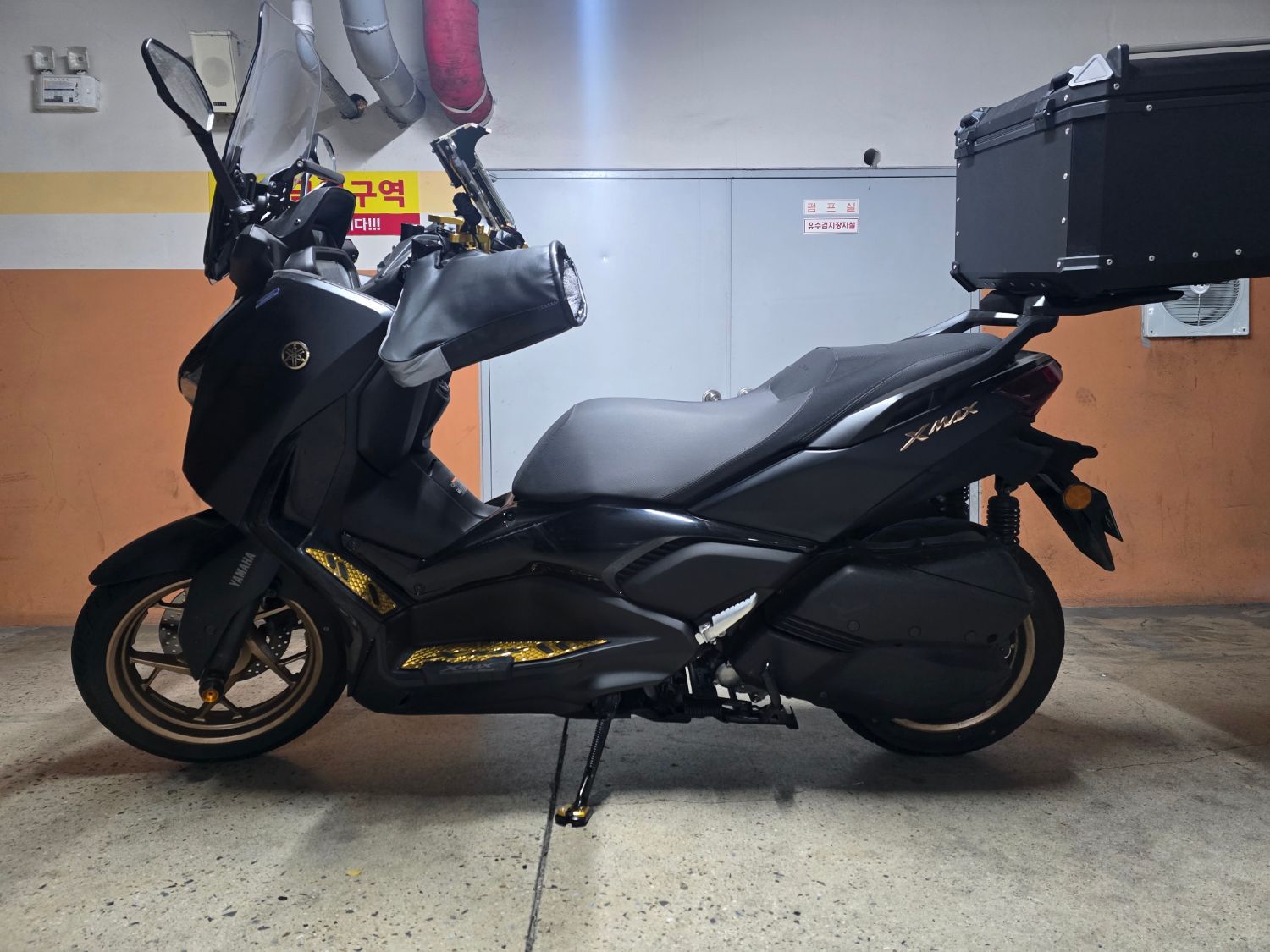 야마하 XMAX 300 ABS thumb 2