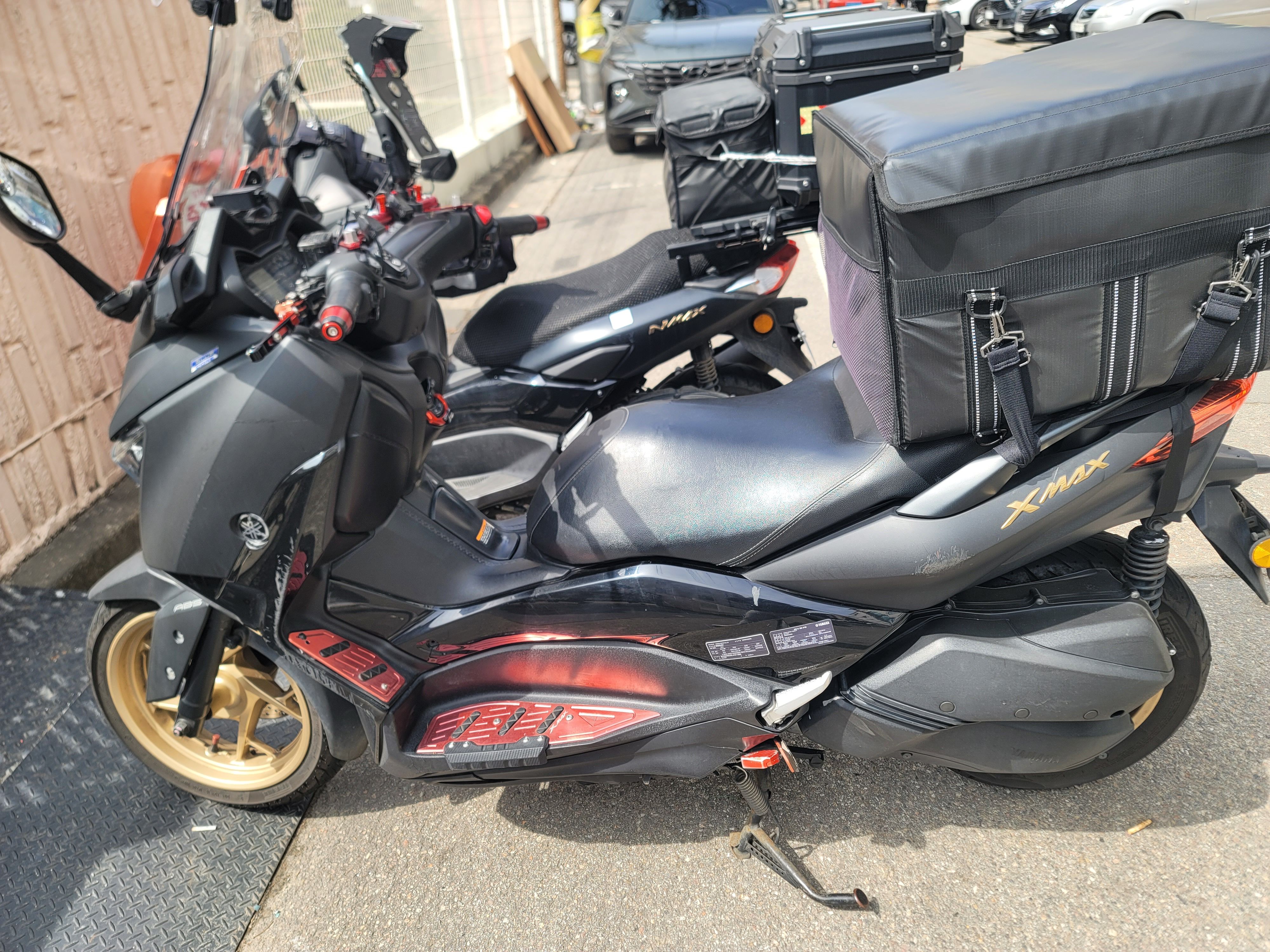 야마하 XMAX 300 ABS thumb 2