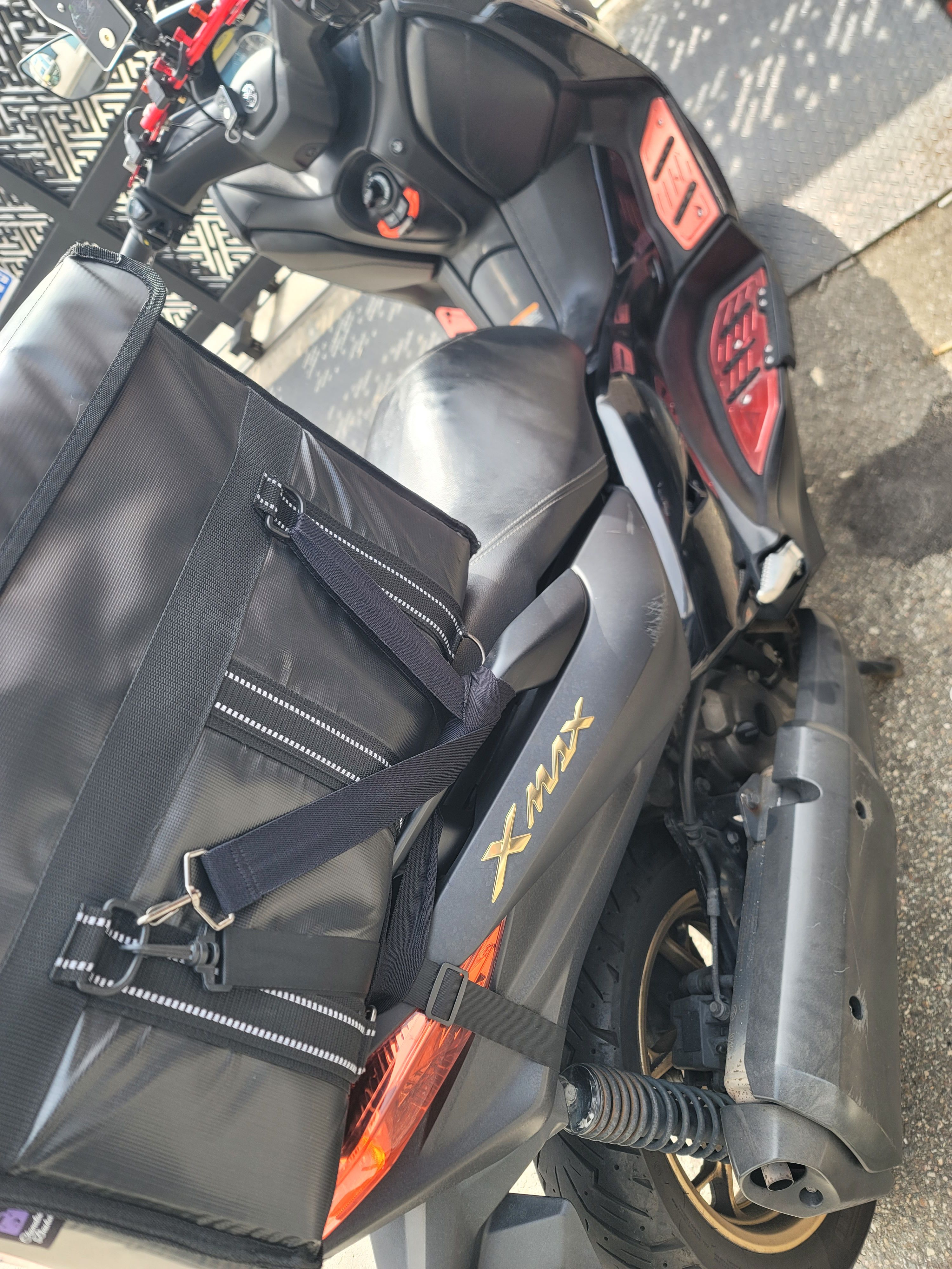 야마하 XMAX 300 ABS more