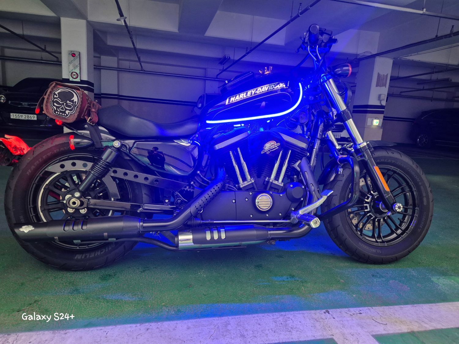 할리데이비슨 포티에잇 thumb 2