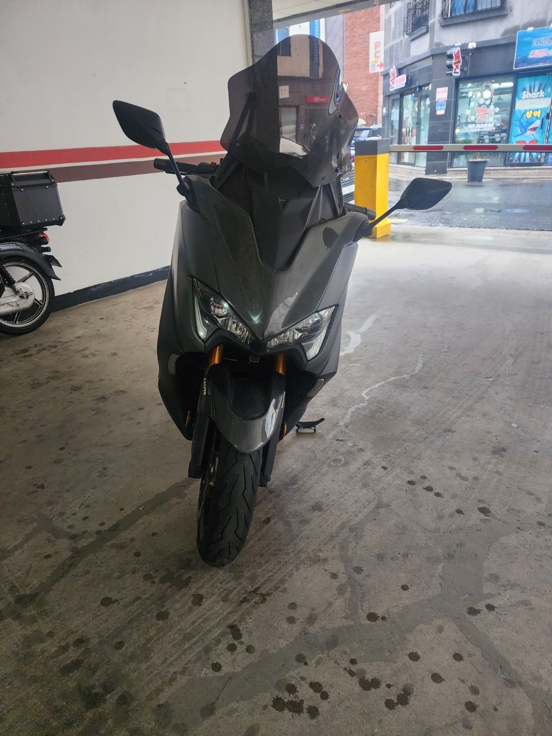 야마하 TMAX 560 thumb 2