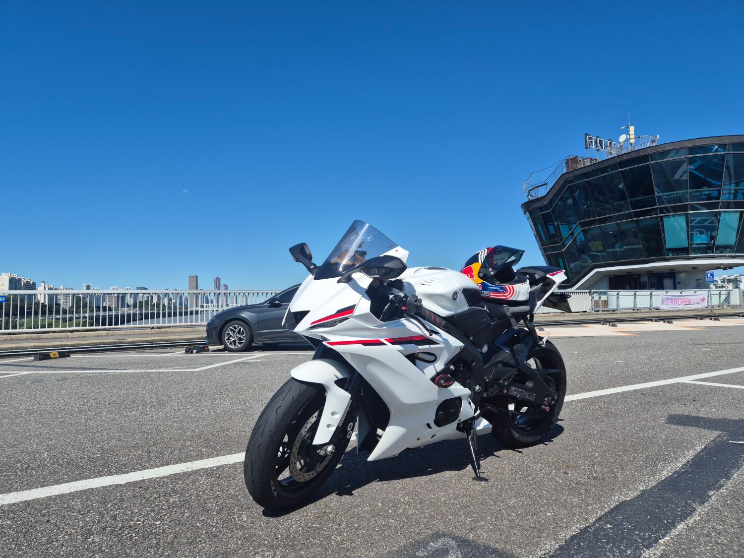 야마하 YZF R6 thumb 2