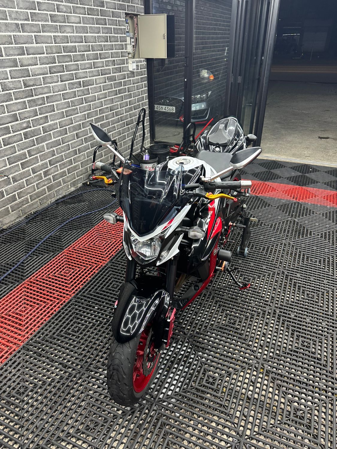 혼다 CB 650 R thumb 2