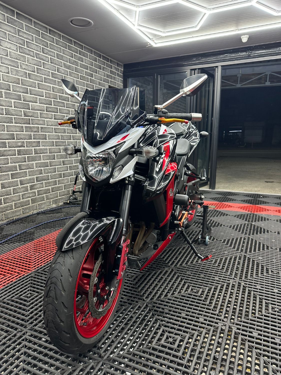 혼다 CB 650 R more