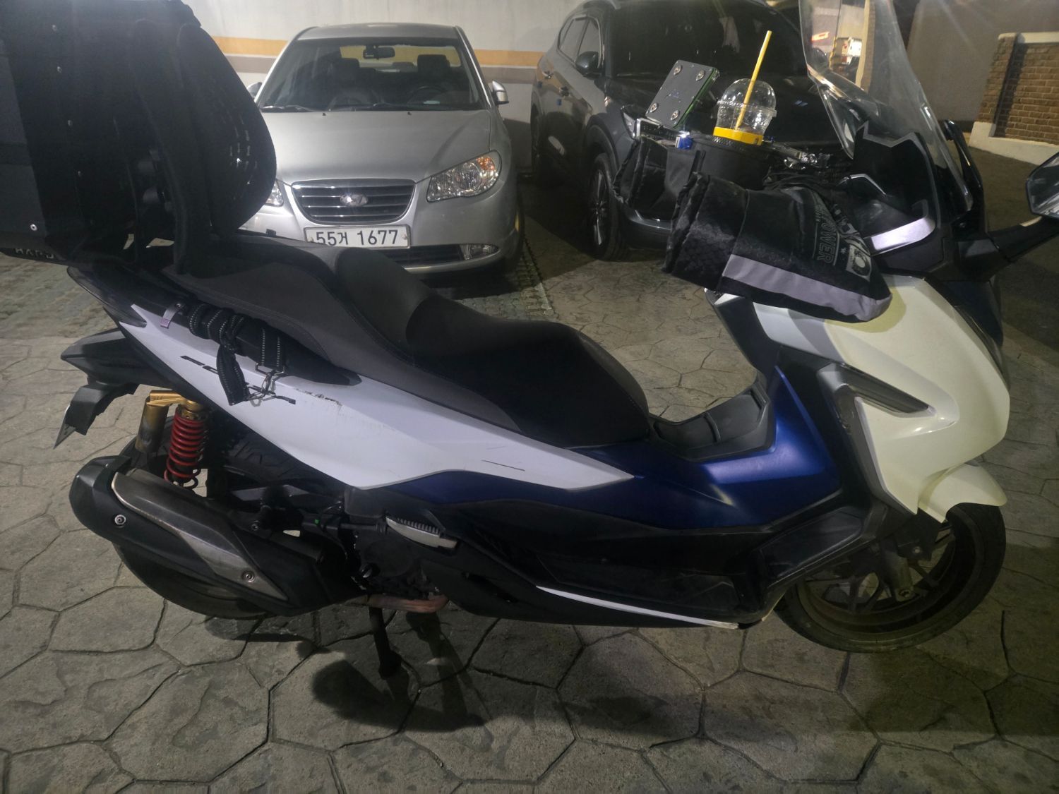 혼다 포르자 300 thumb 2