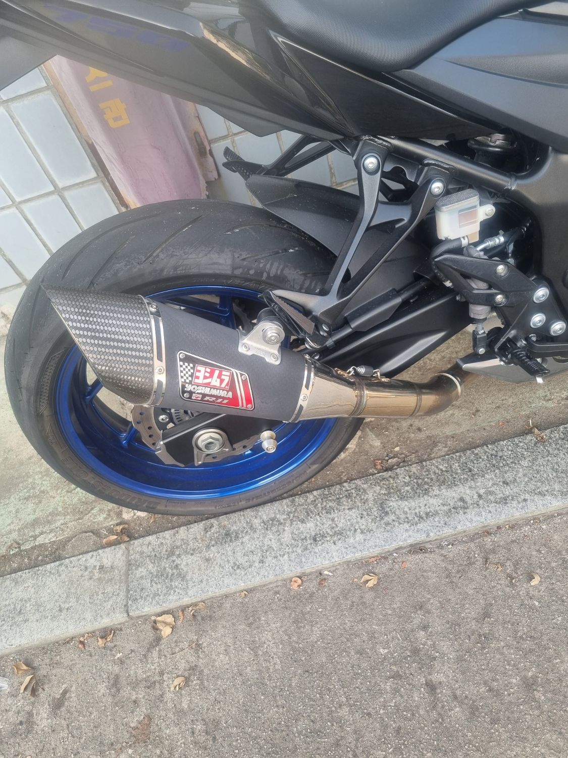 스즈키 GSX S 750 more