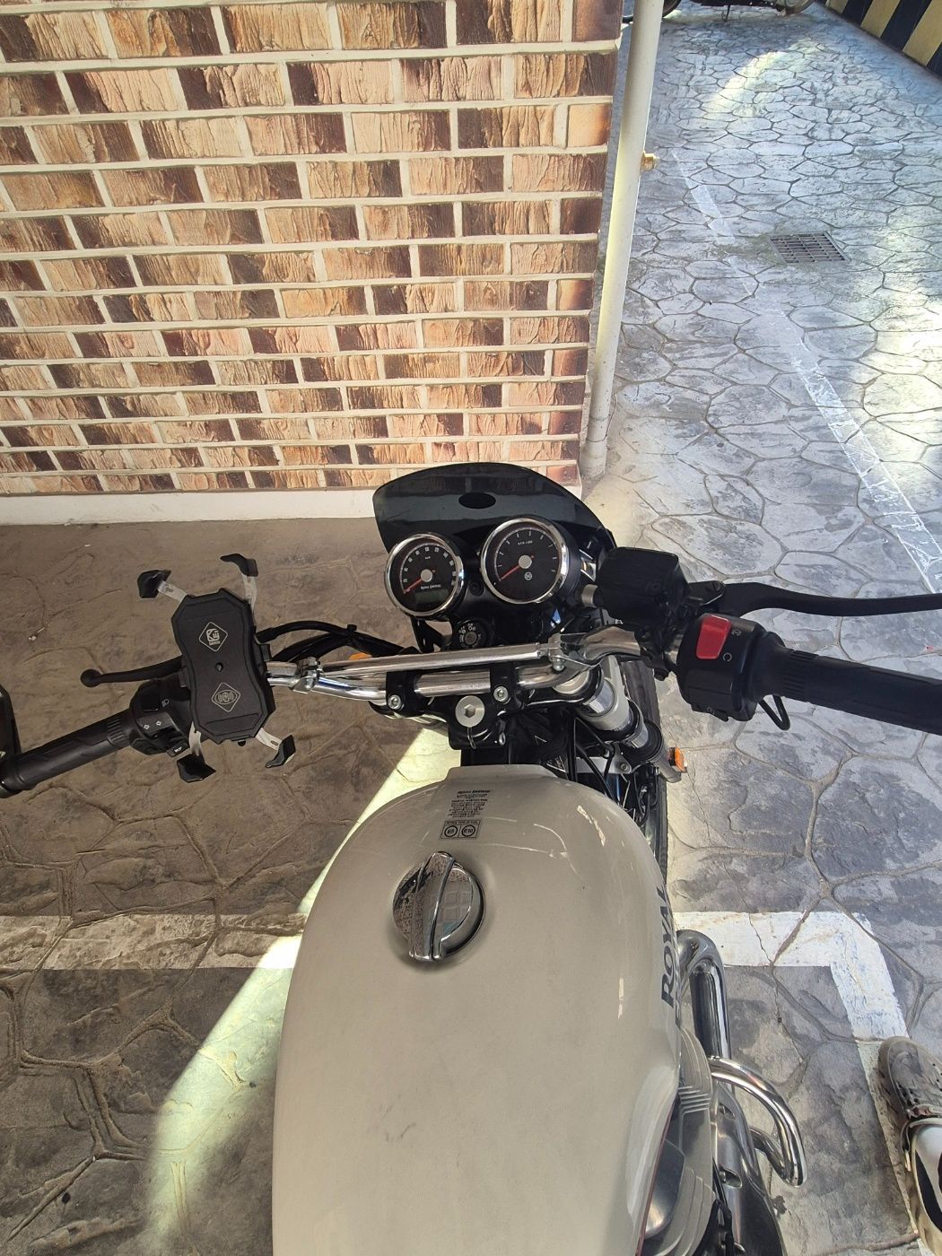 로얄엔필드 인터셉터 650 thumb 2