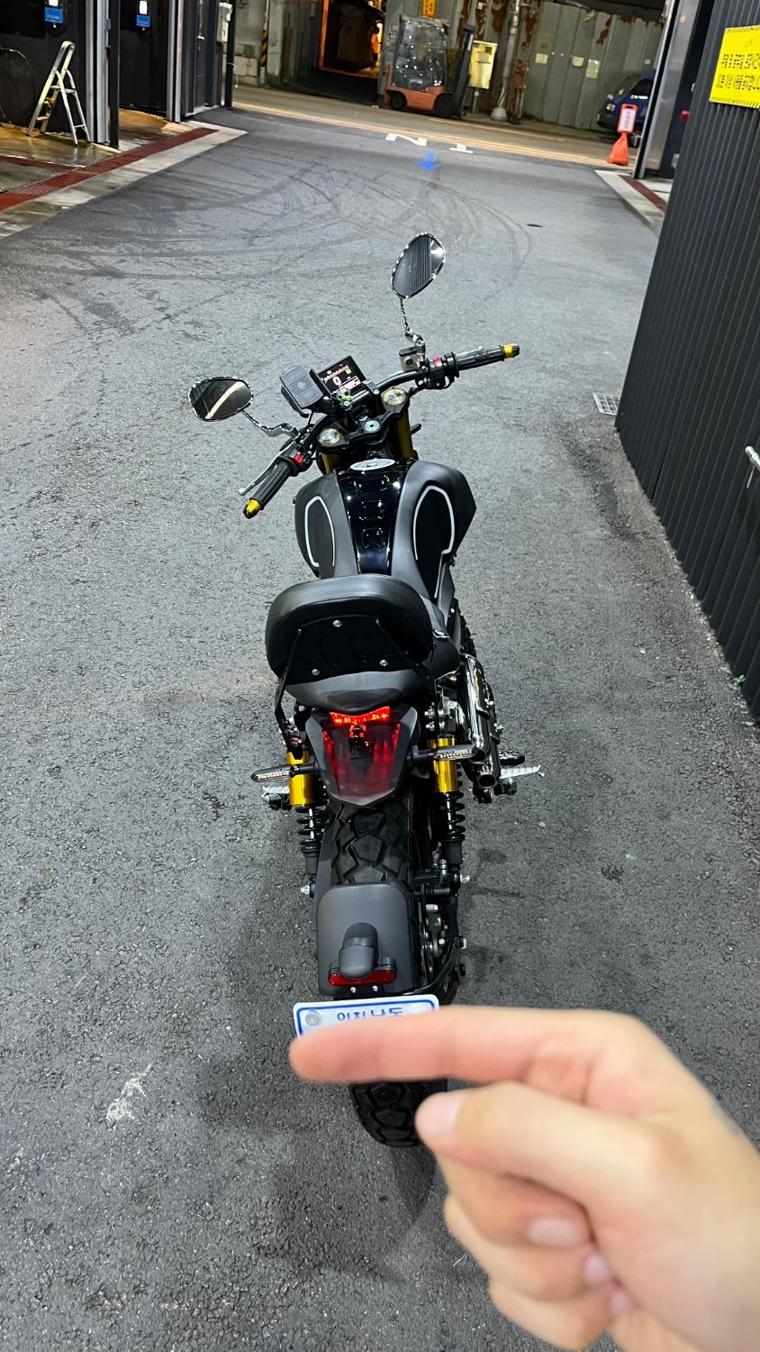 몬디알 힙스터 125 more