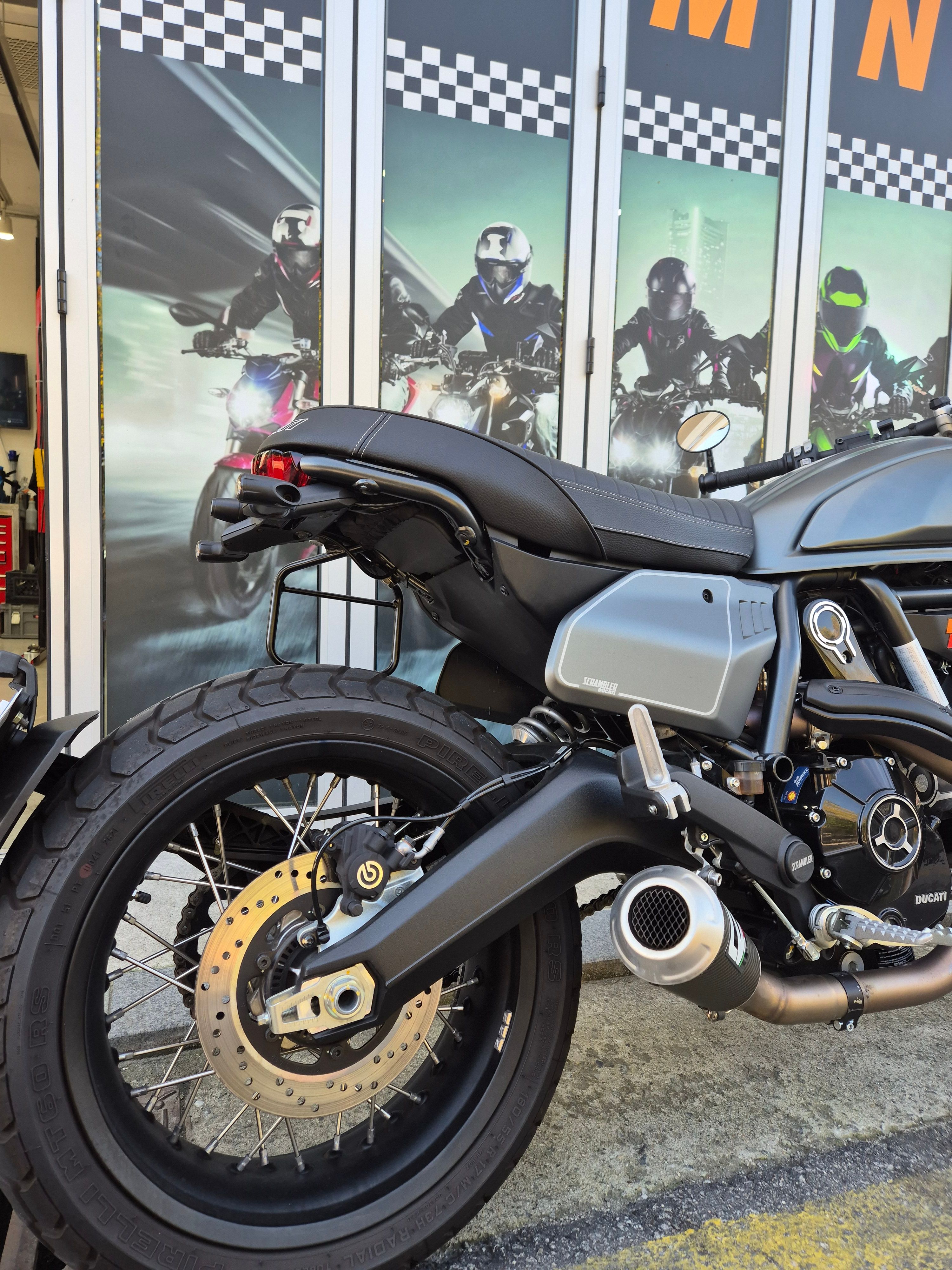 두카티 스크램블러 나이트시프트 thumb 2