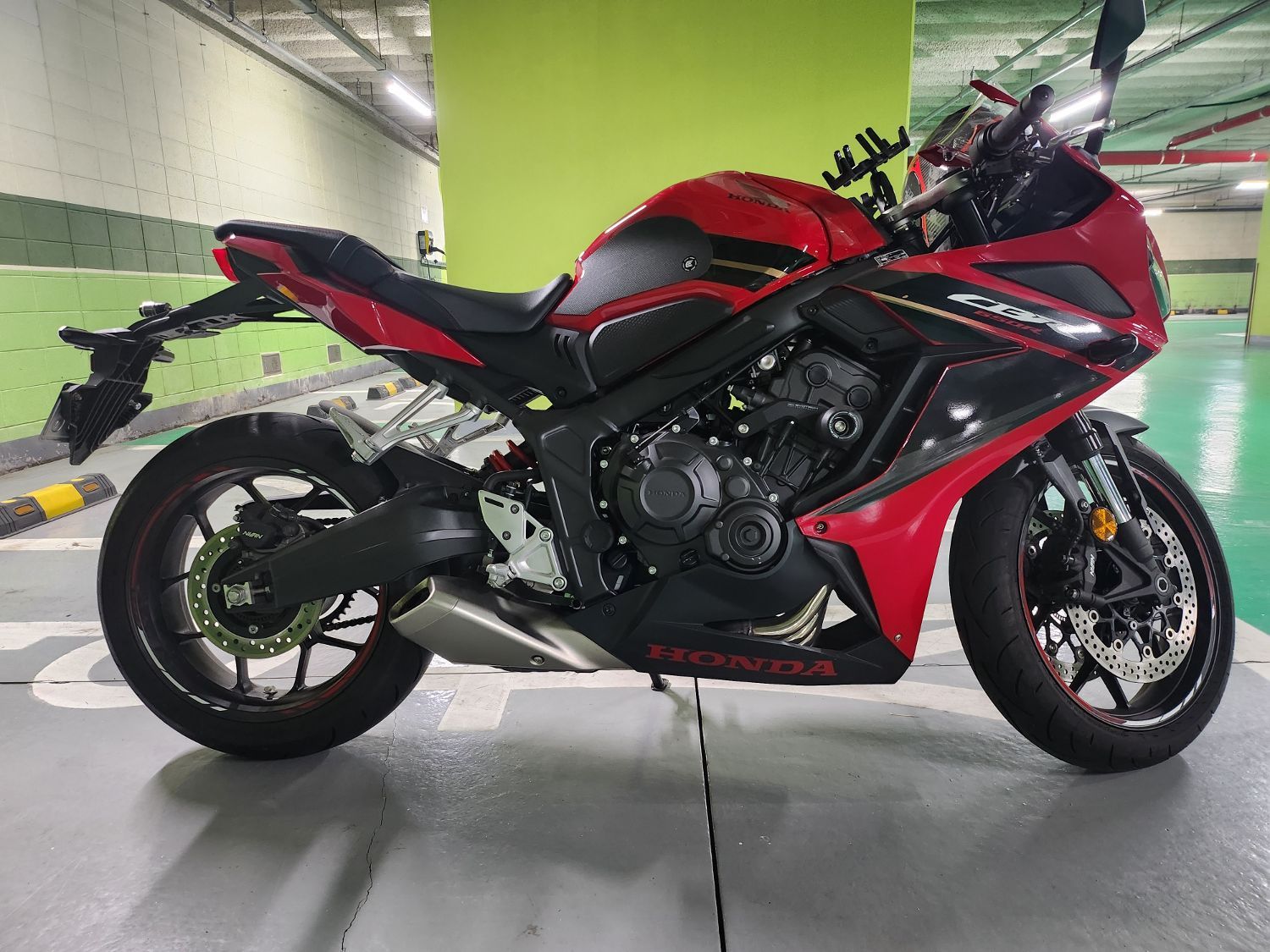 혼다 CBR 650 R 2023 레드 사진 4