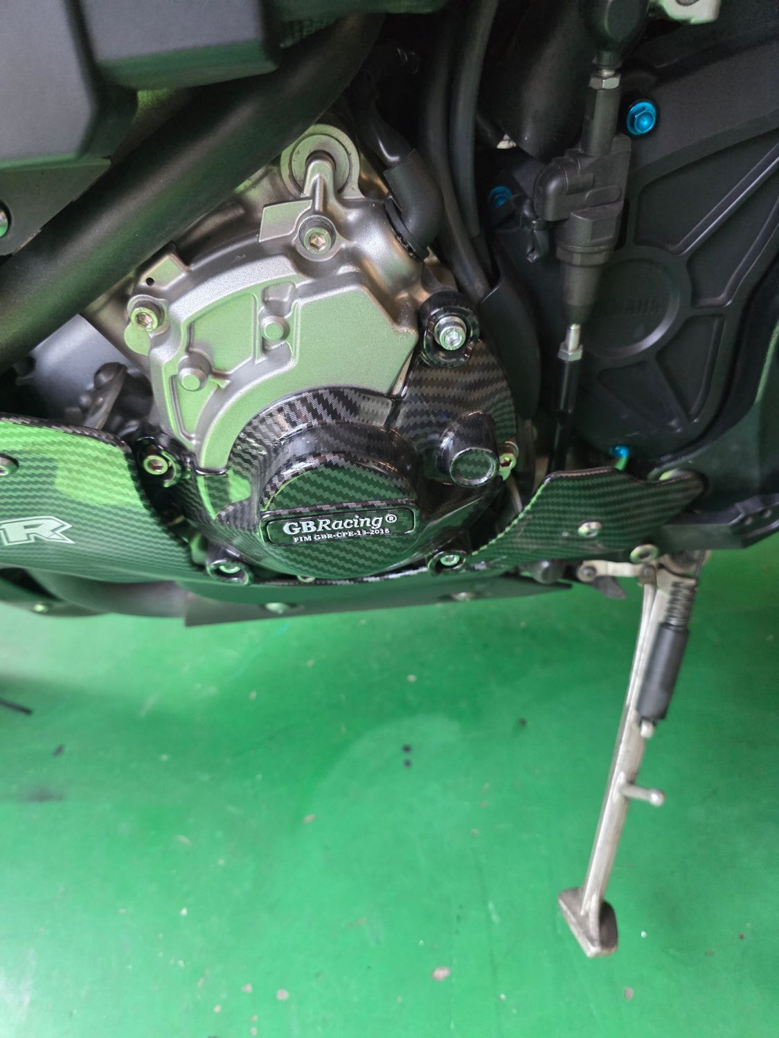 야마하 YZF R1 2015 화이트 사진 2