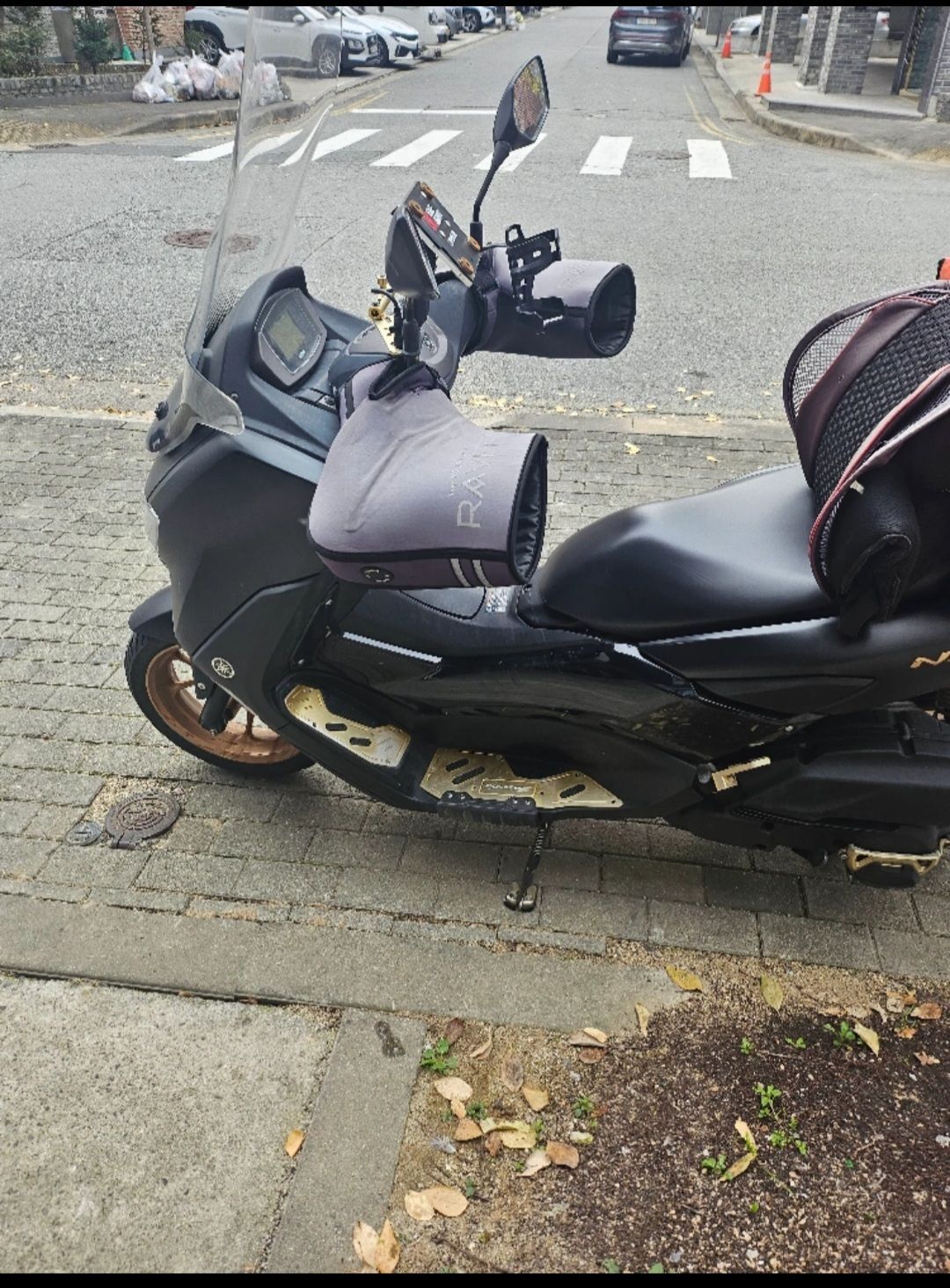 야마하 NMAX 125 more