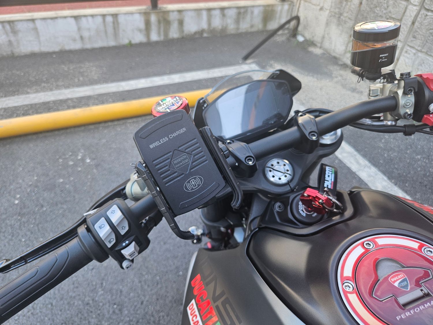 두카티 몬스터 937 thumb 2