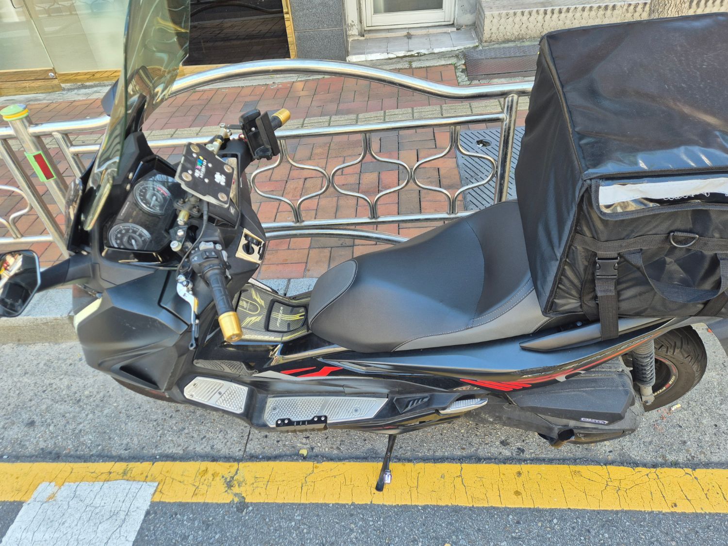 혼다 포르자 350 thumb 2