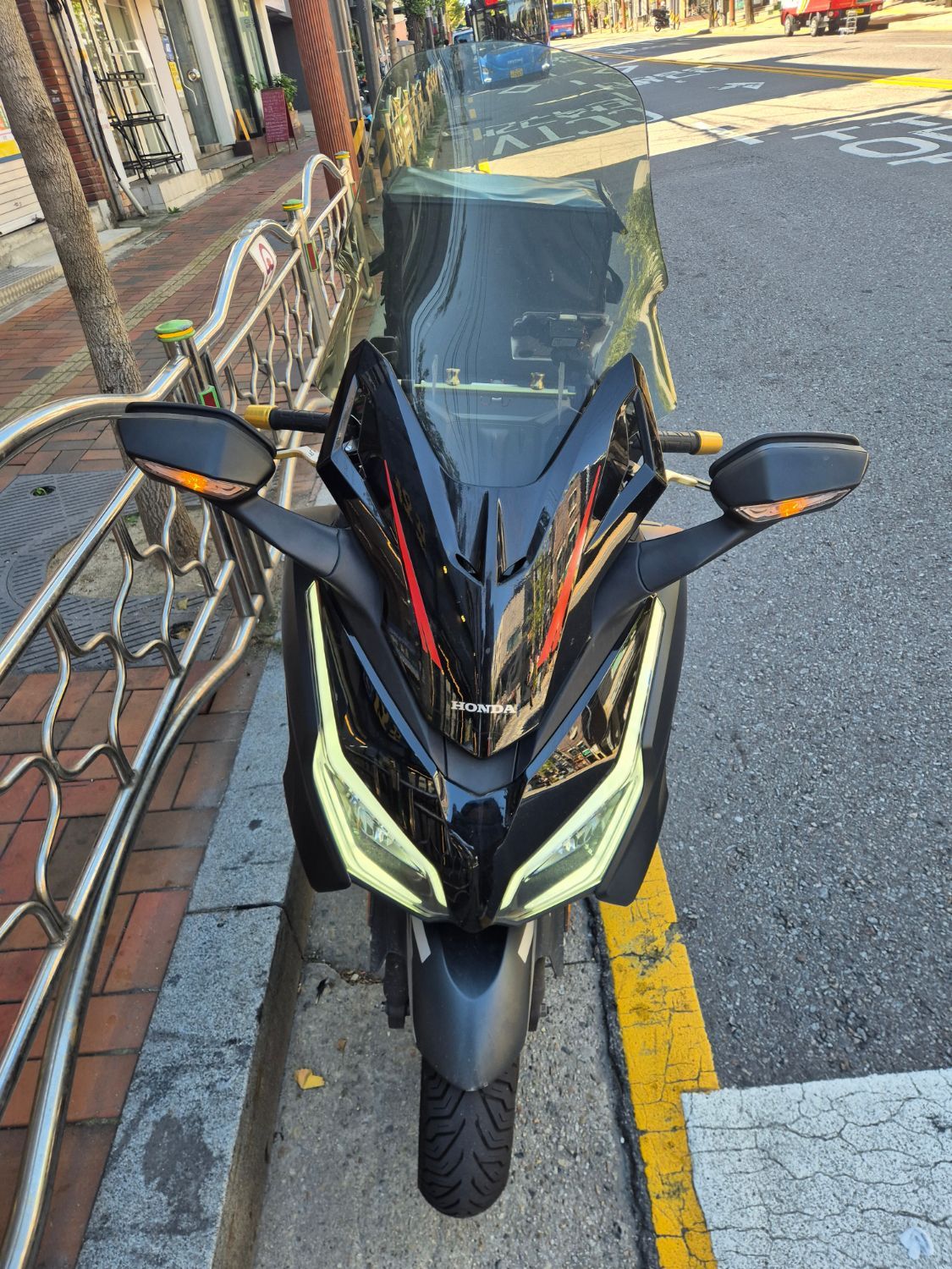 혼다 포르자 350 more