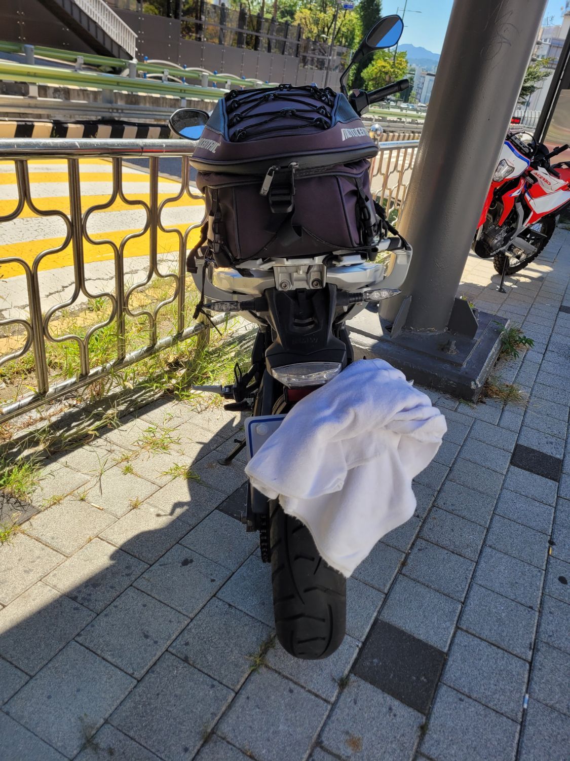 BMW G 310 GS thumb 2