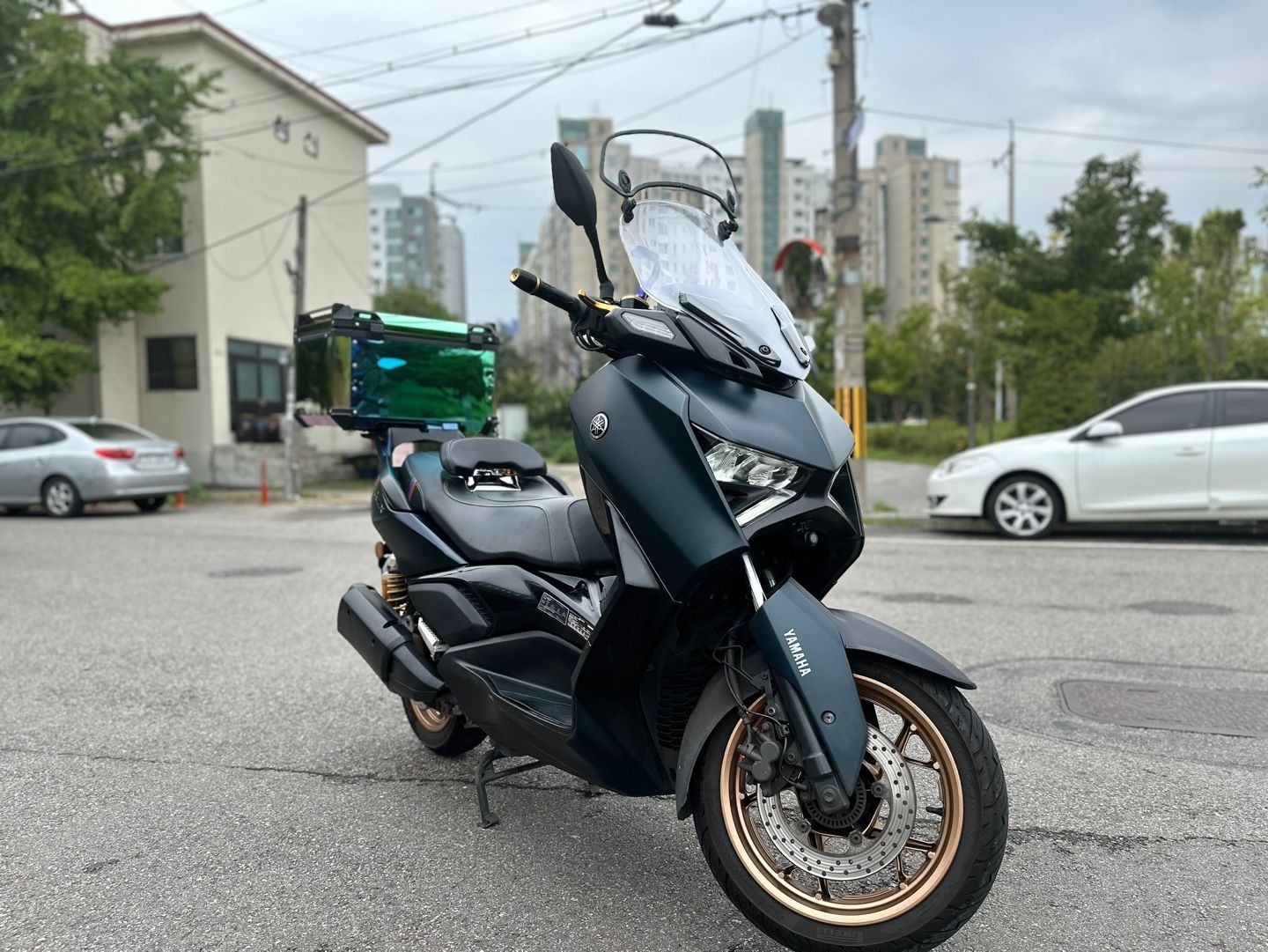 야마하 XMAX 300 ABS more